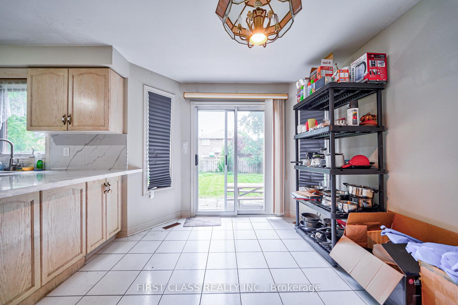 Photo 17 of 3309 Loyalist Drive, Mississauga, Erin Mills — HOMEH