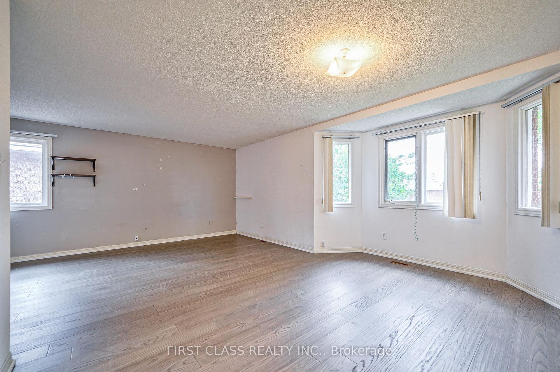 Photo 25 of 3309 Loyalist Drive, Mississauga, Erin Mills — HOMEH