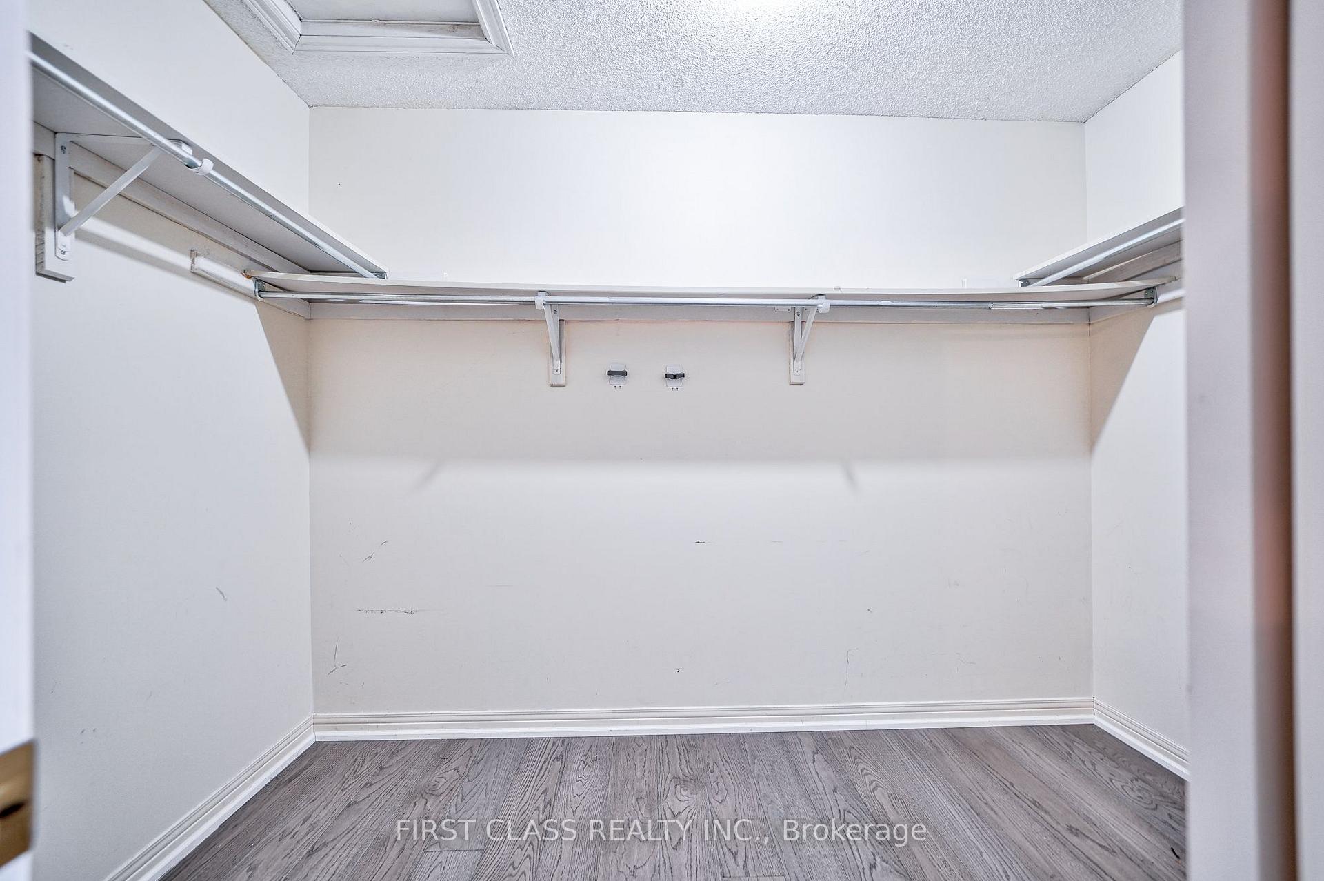 Photo 31 of 3309 Loyalist Drive, Mississauga, Erin Mills — HOMEH