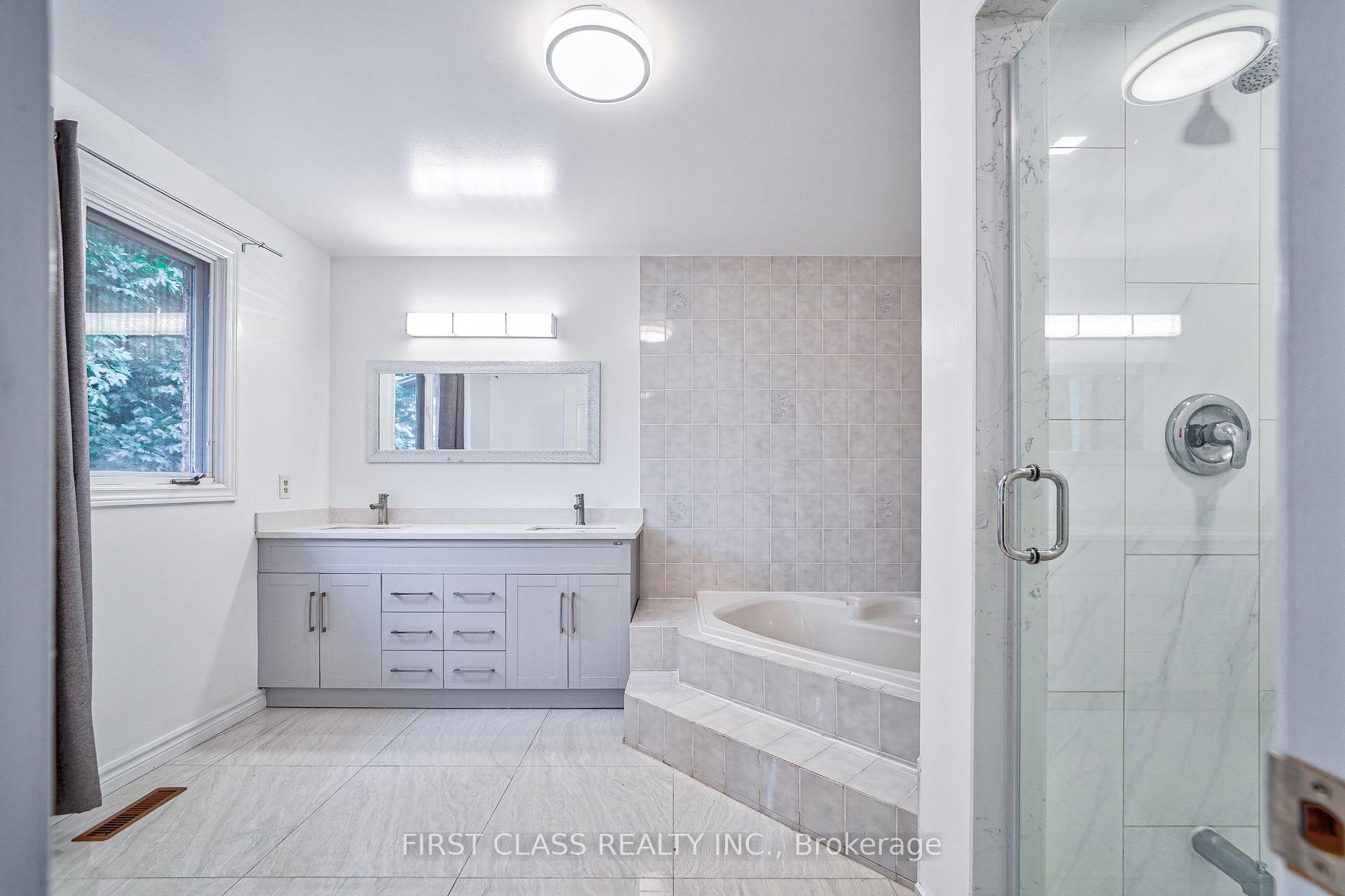 Photo 32 of 3309 Loyalist Drive, Mississauga, Erin Mills — HOMEH
