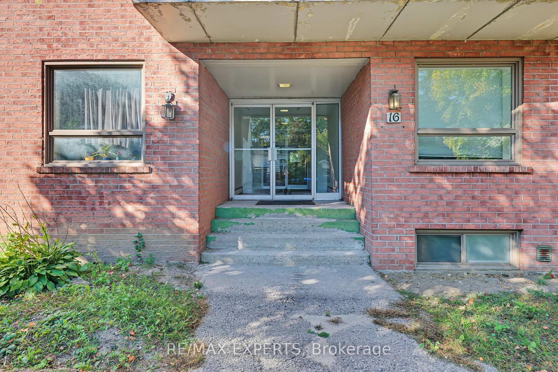 Photo 2 of Unit 64, 16 McDonald Street, New Tecumseth, Alliston — HOMEH