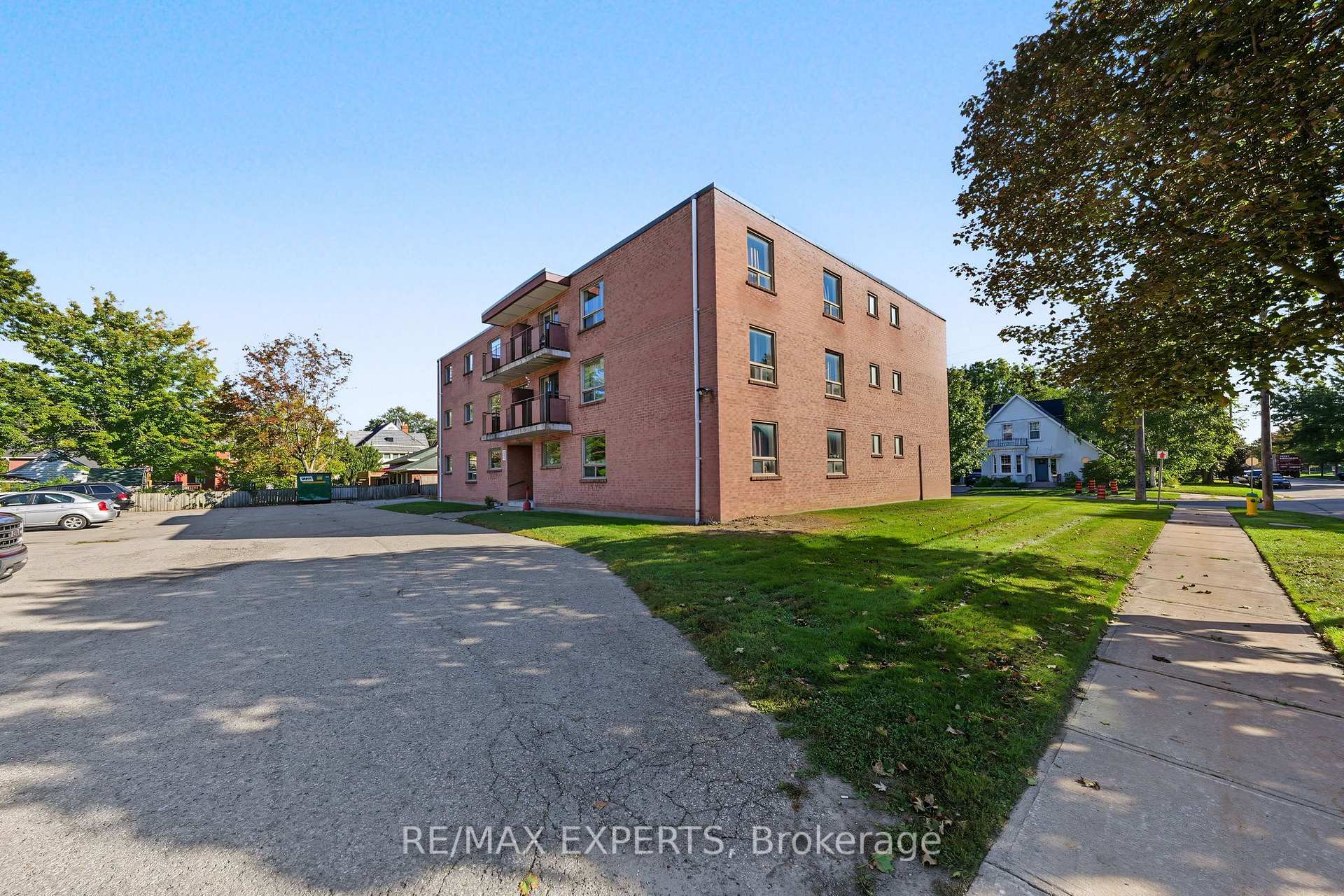 Photo 4 of Unit 64, 16 McDonald Street, New Tecumseth, Alliston — HOMEH
