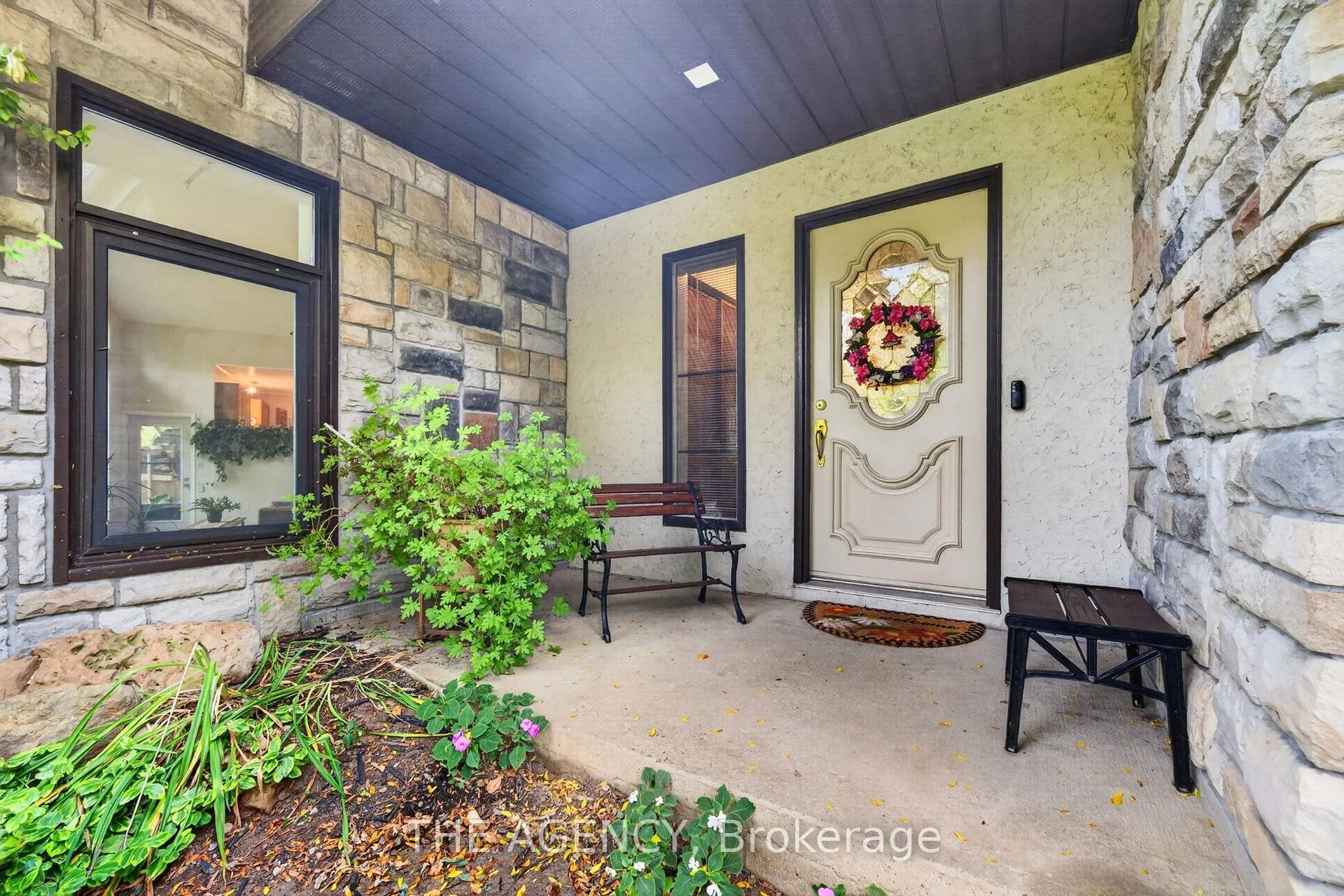 Photo 6 of 295 Brant Road, Brant, South Dumfries — HOMEH