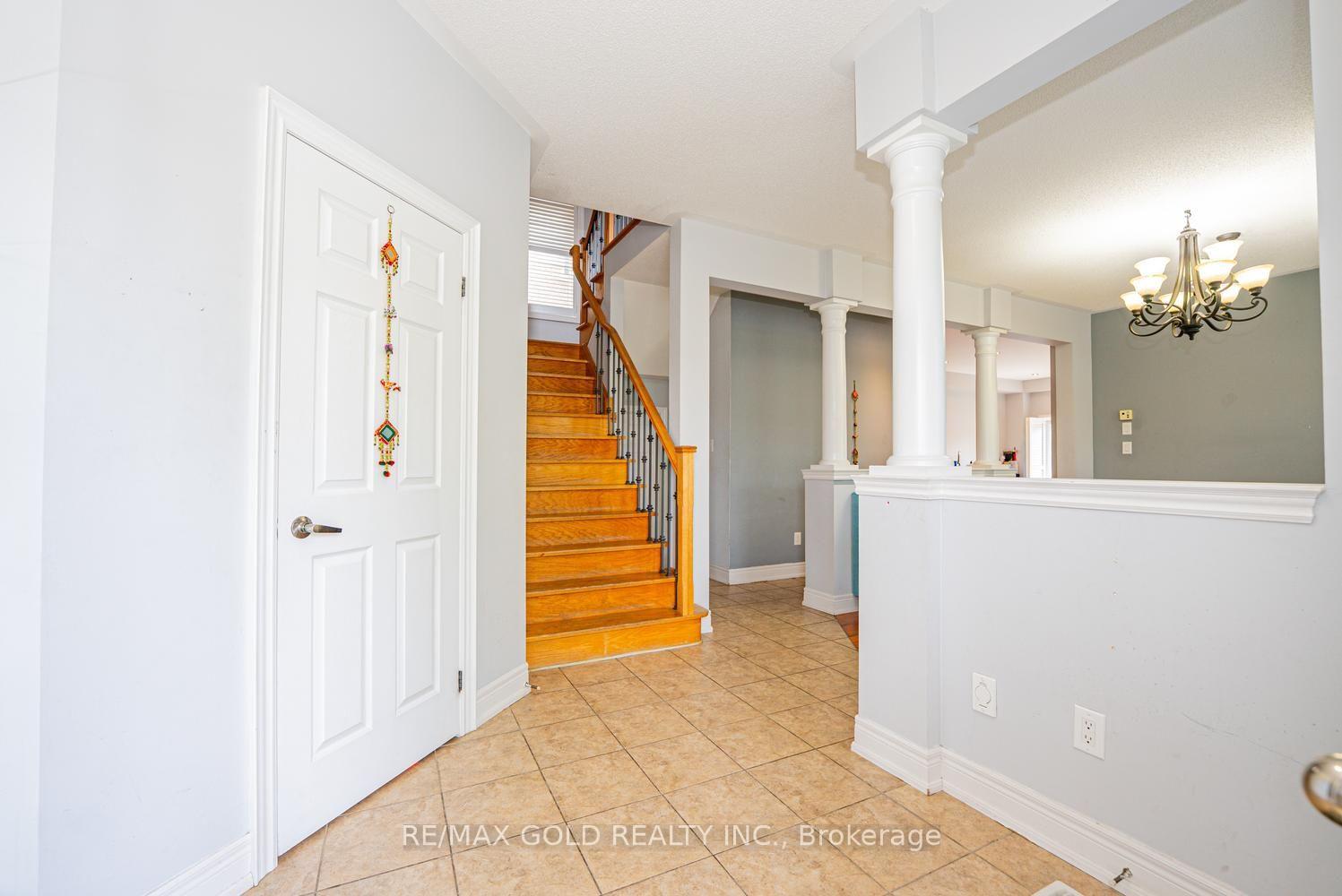 Photo 7 of 424 Barber Drive, Halton Hills, Georgetown — HOMEH