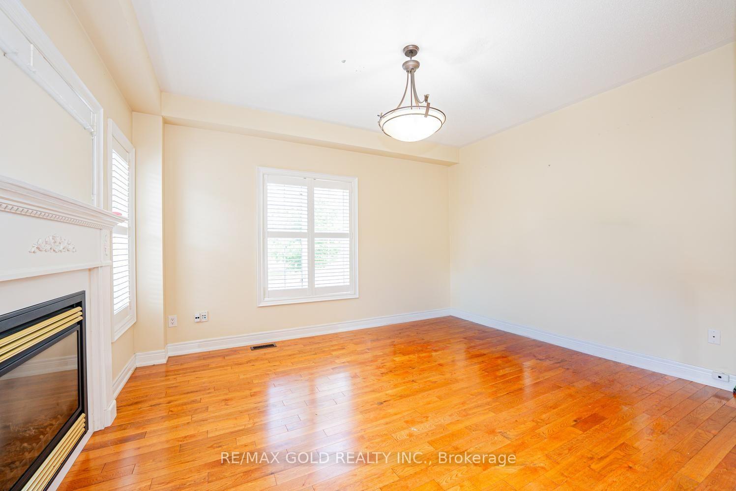 Photo 13 of 424 Barber Drive, Halton Hills, Georgetown — HOMEH