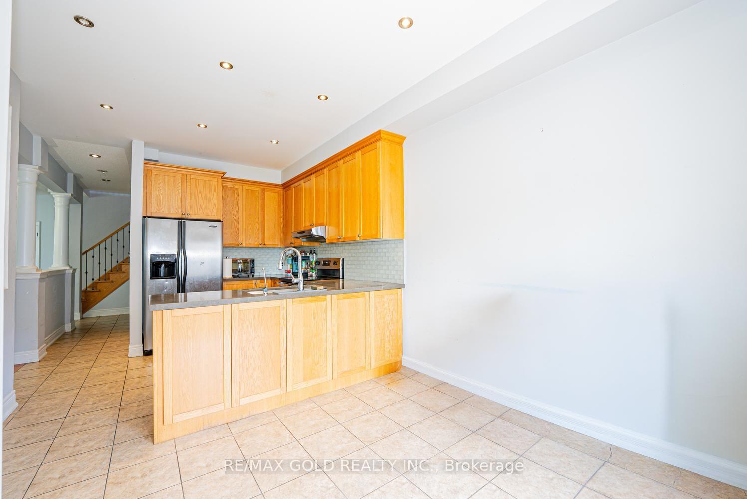 Photo 16 of 424 Barber Drive, Halton Hills, Georgetown — HOMEH