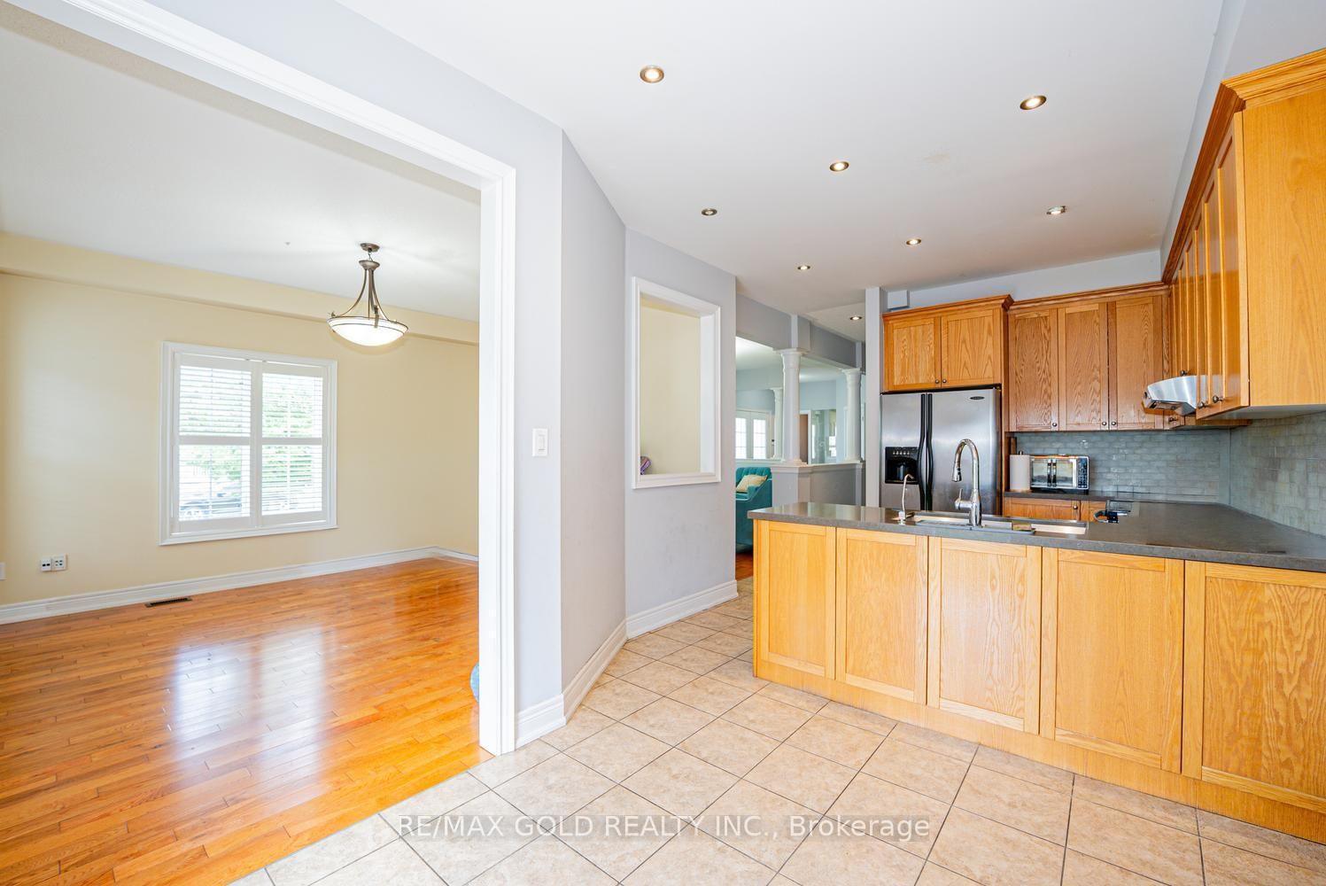 Photo 18 of 424 Barber Drive, Halton Hills, Georgetown — HOMEH