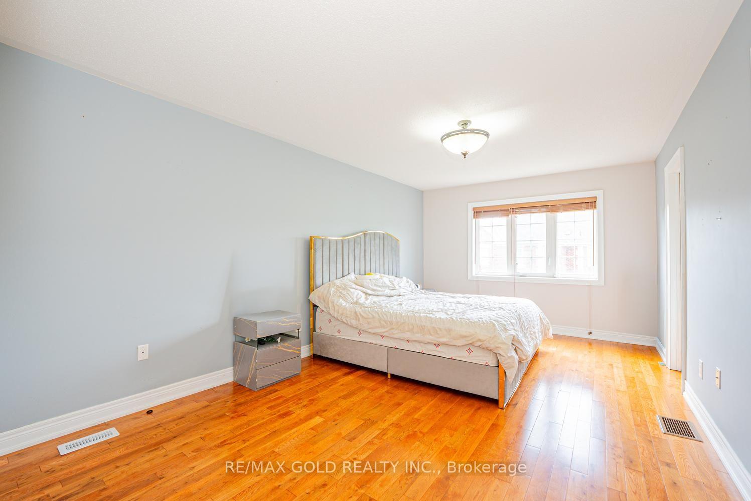 Photo 21 of 424 Barber Drive, Halton Hills, Georgetown — HOMEH