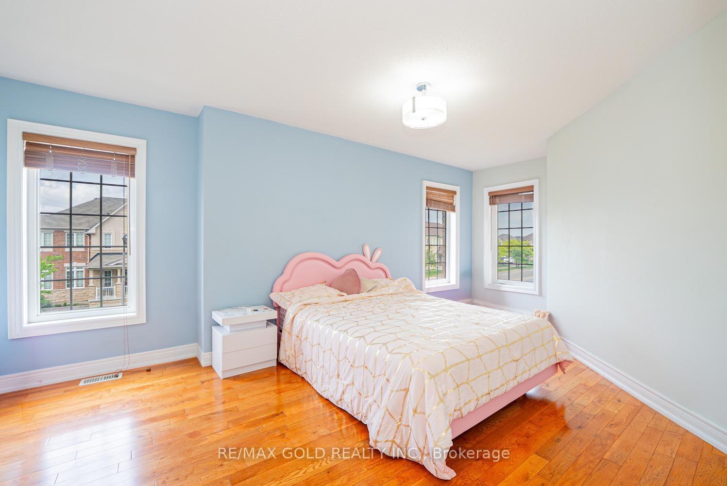 Photo 27 of 424 Barber Drive, Halton Hills, Georgetown — HOMEH