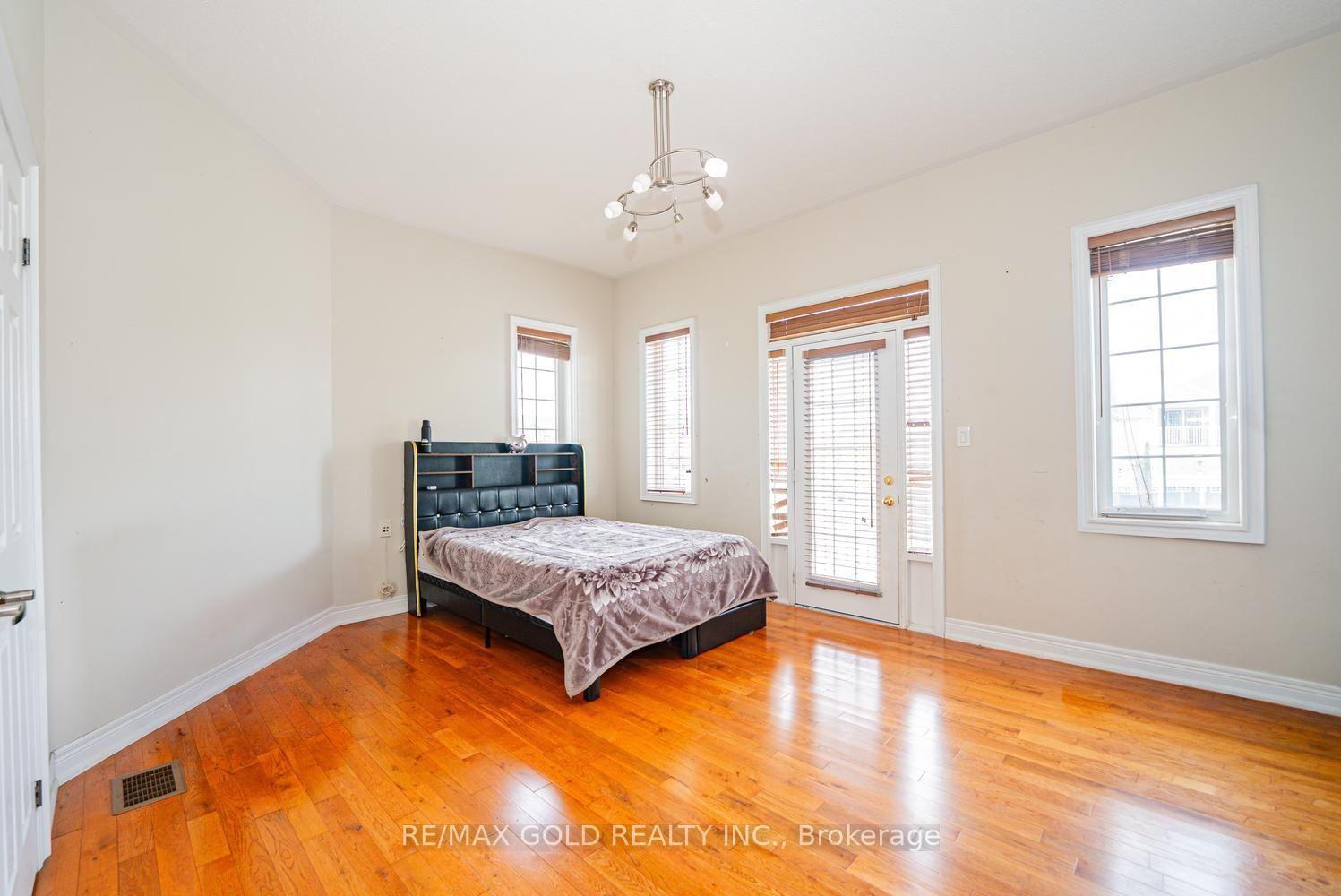 Photo 28 of 424 Barber Drive, Halton Hills, Georgetown — HOMEH