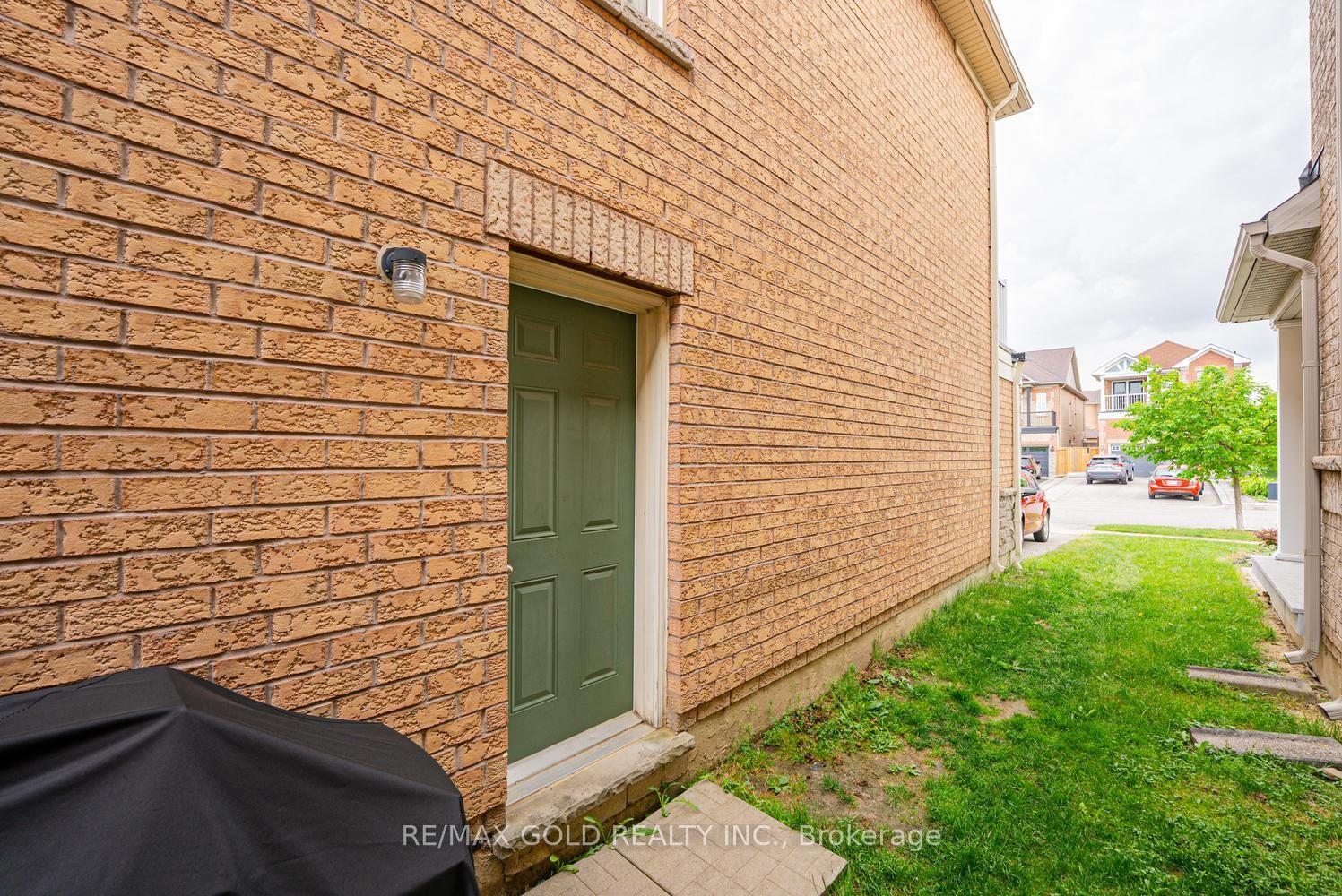Photo 31 of 424 Barber Drive, Halton Hills, Georgetown — HOMEH