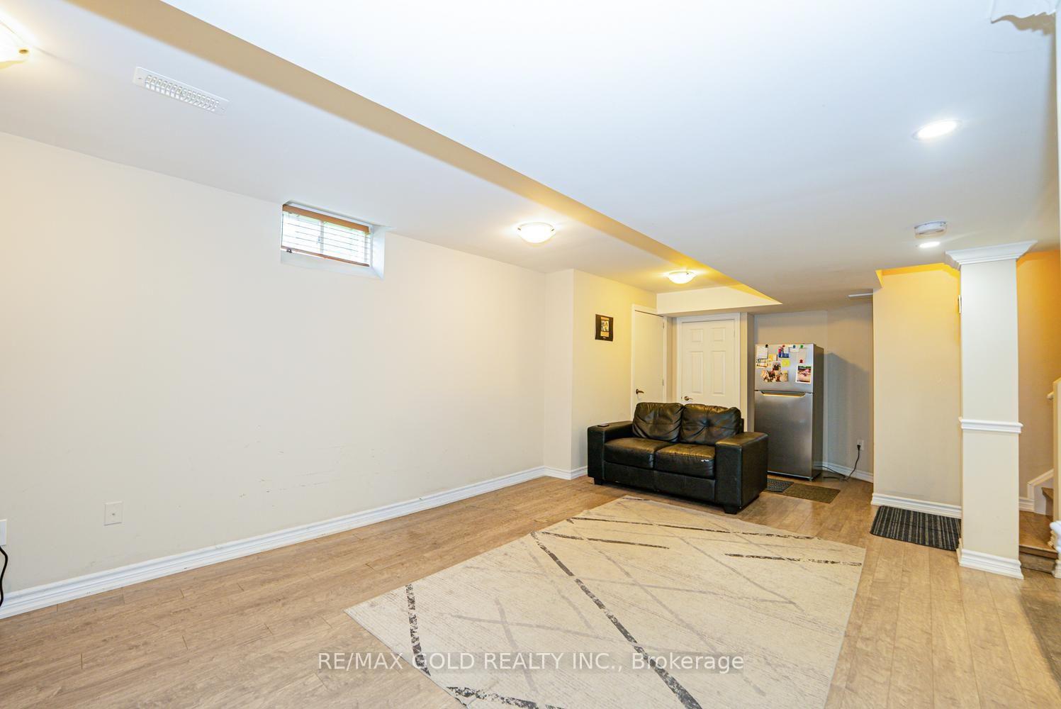 Photo 36 of 424 Barber Drive, Halton Hills, Georgetown — HOMEH