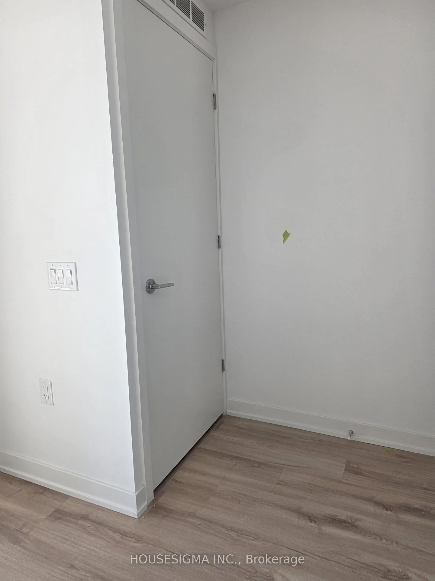 Photo 7 of Unit 608, 7439 Kingston Road E, Scarborough, Rouge — HOMEH