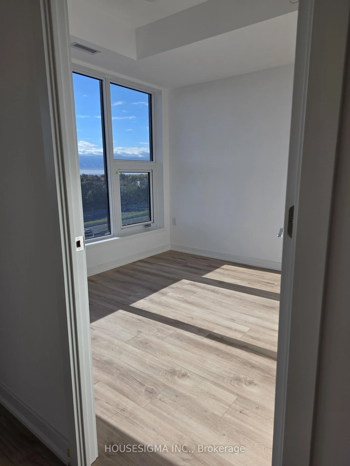 Photo 11 of Unit 608, 7439 Kingston Road E, Scarborough, Rouge — HOMEH