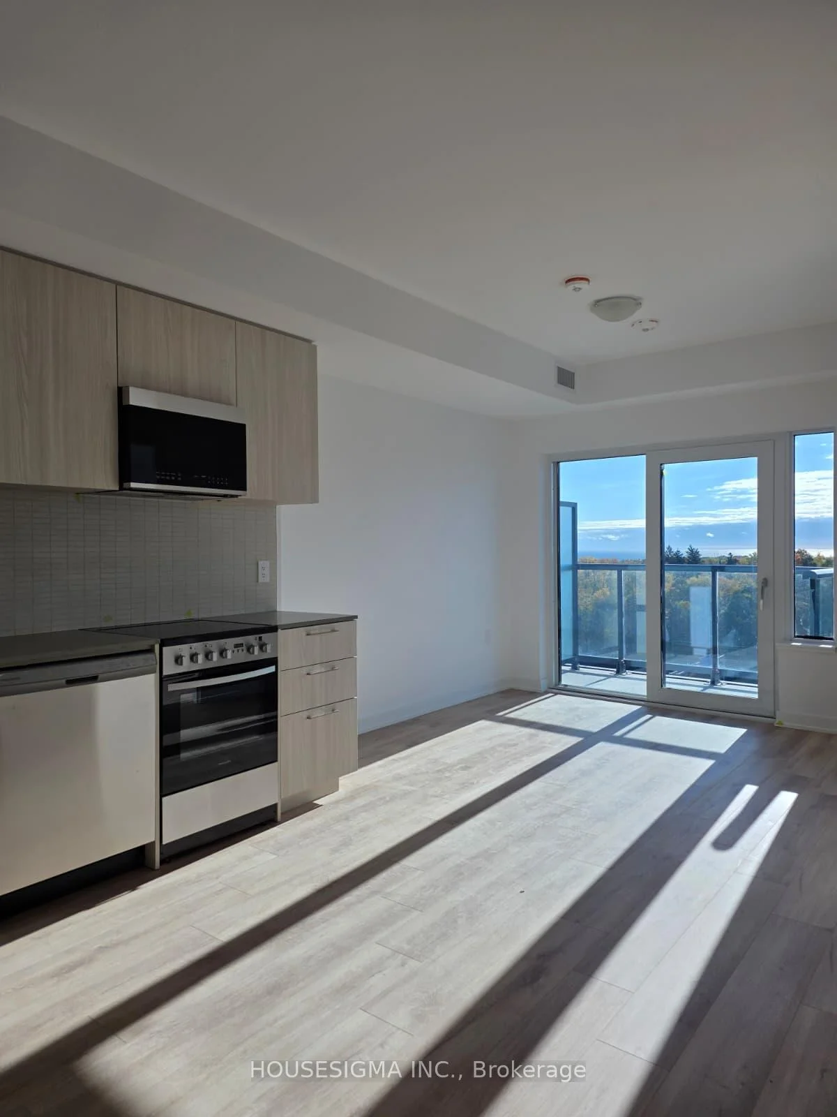 Photo 16 of Unit 608, 7439 Kingston Road E, Scarborough, Rouge — HOMEH