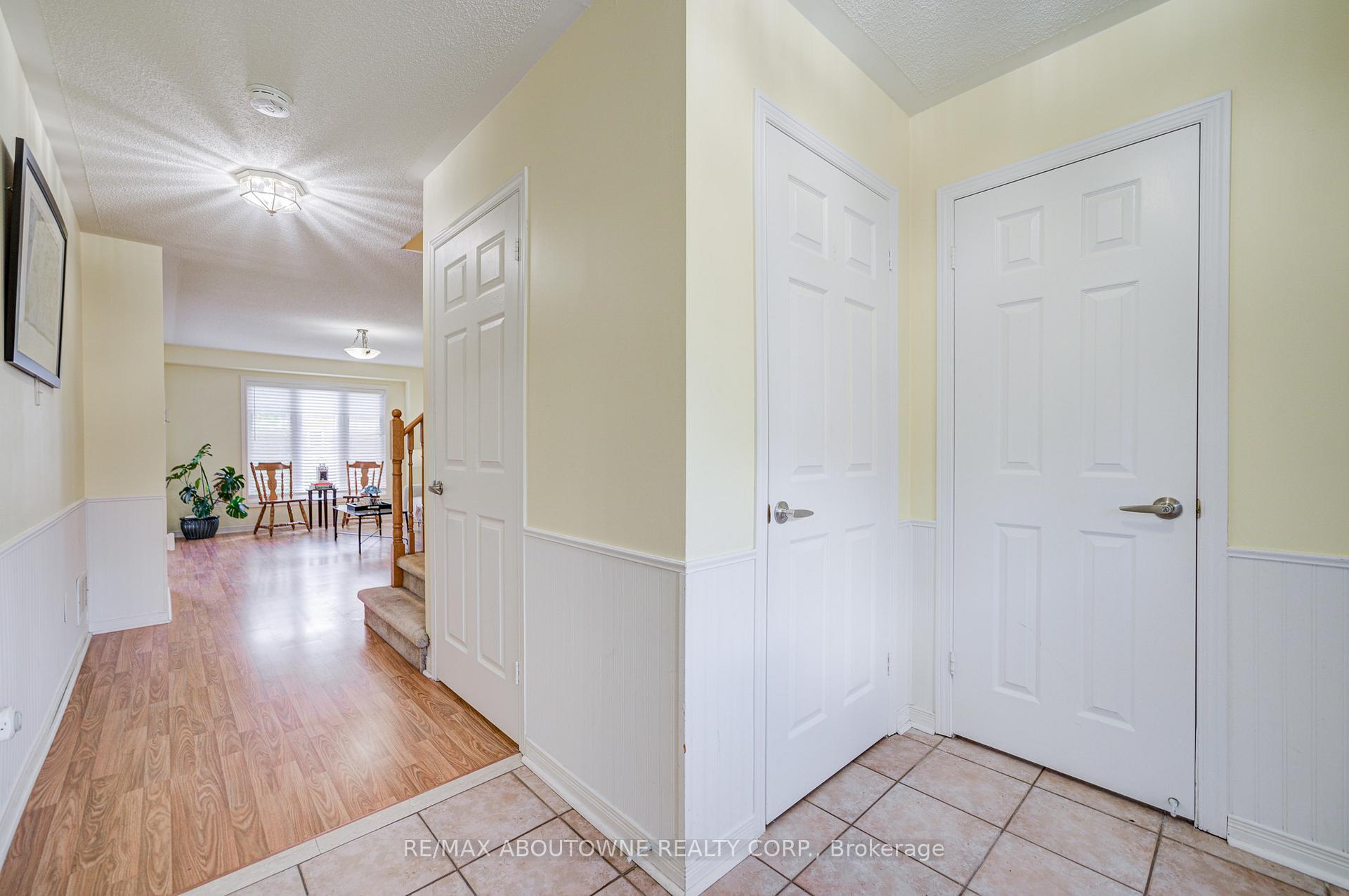 Photo 5 of 5128 Falconcrest Drive, Burlington, Uptown — HOMEH