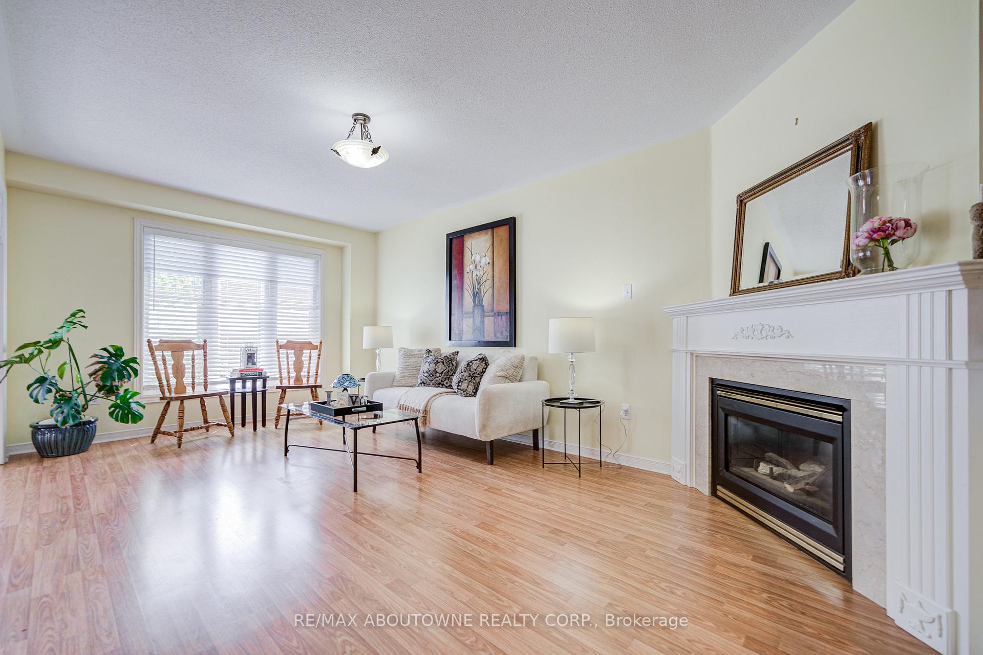 Photo 10 of 5128 Falconcrest Drive, Burlington, Uptown — HOMEH