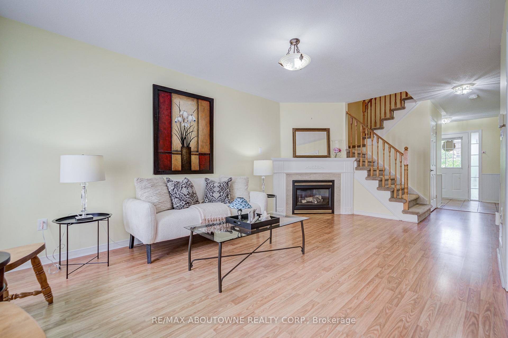 Photo 13 of 5128 Falconcrest Drive, Burlington, Uptown — HOMEH
