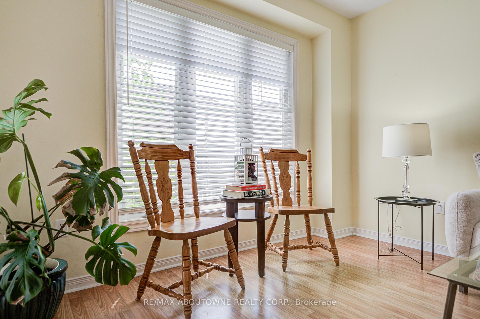 Photo 14 of 5128 Falconcrest Drive, Burlington, Uptown — HOMEH