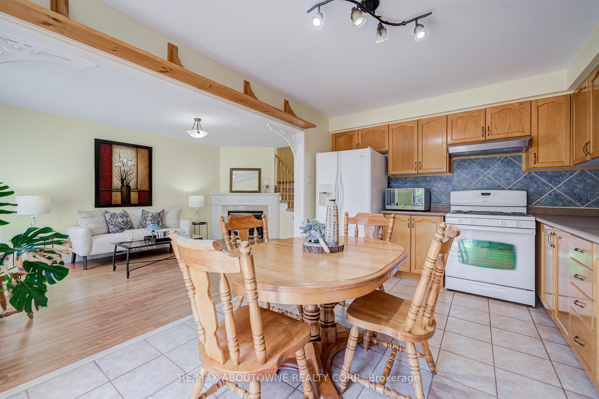 Photo 18 of 5128 Falconcrest Drive, Burlington, Uptown — HOMEH