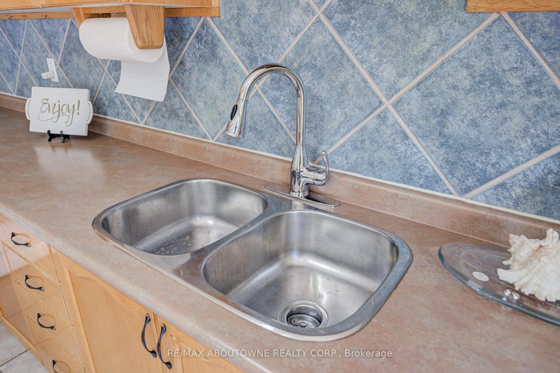 Photo 20 of 5128 Falconcrest Drive, Burlington, Uptown — HOMEH