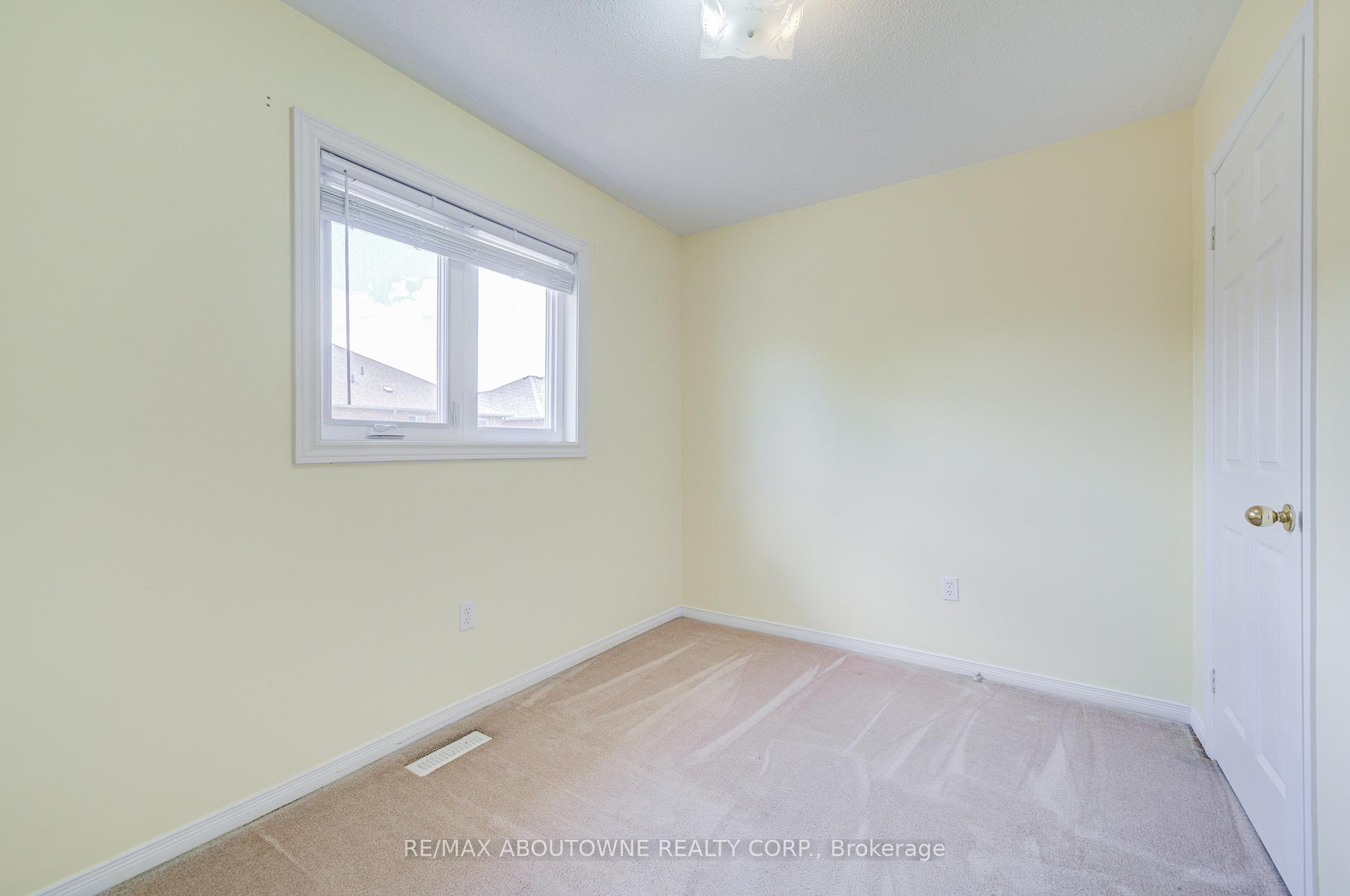 Photo 29 of 5128 Falconcrest Drive, Burlington, Uptown — HOMEH