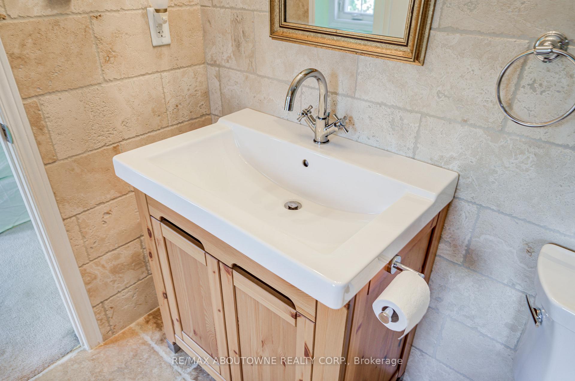 Photo 31 of 5128 Falconcrest Drive, Burlington, Uptown — HOMEH