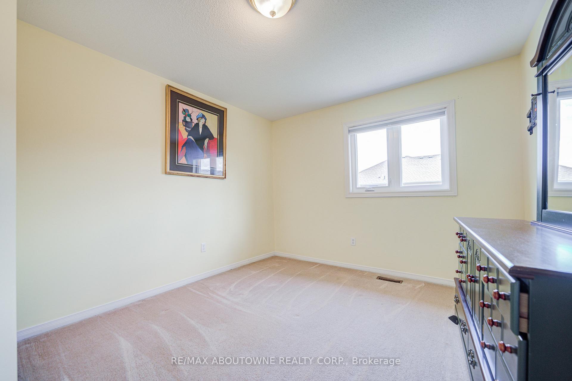 Photo 33 of 5128 Falconcrest Drive, Burlington, Uptown — HOMEH
