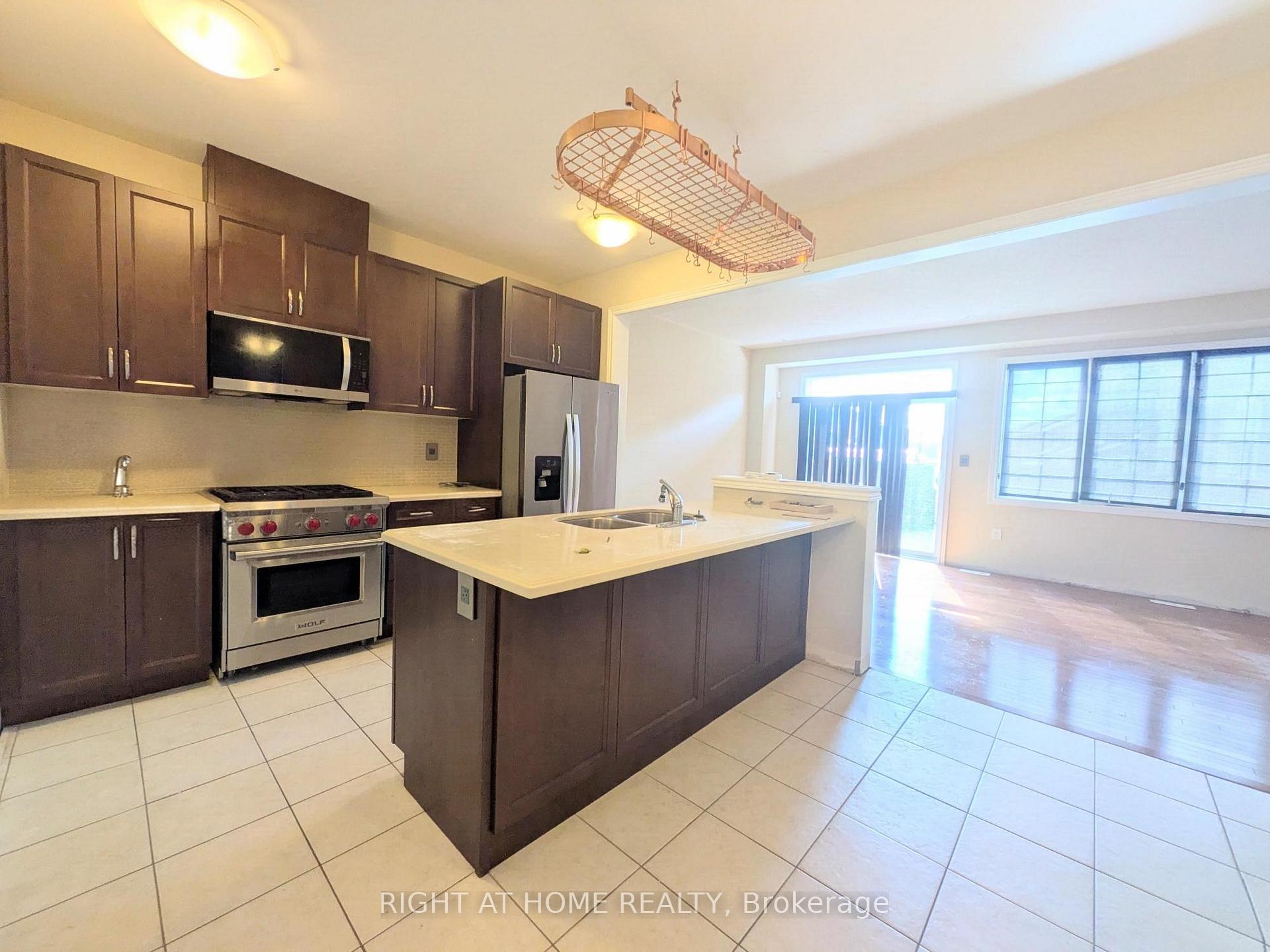 Photo 4 of 37 Biddens Square, Brampton, Bram East — HOMEH