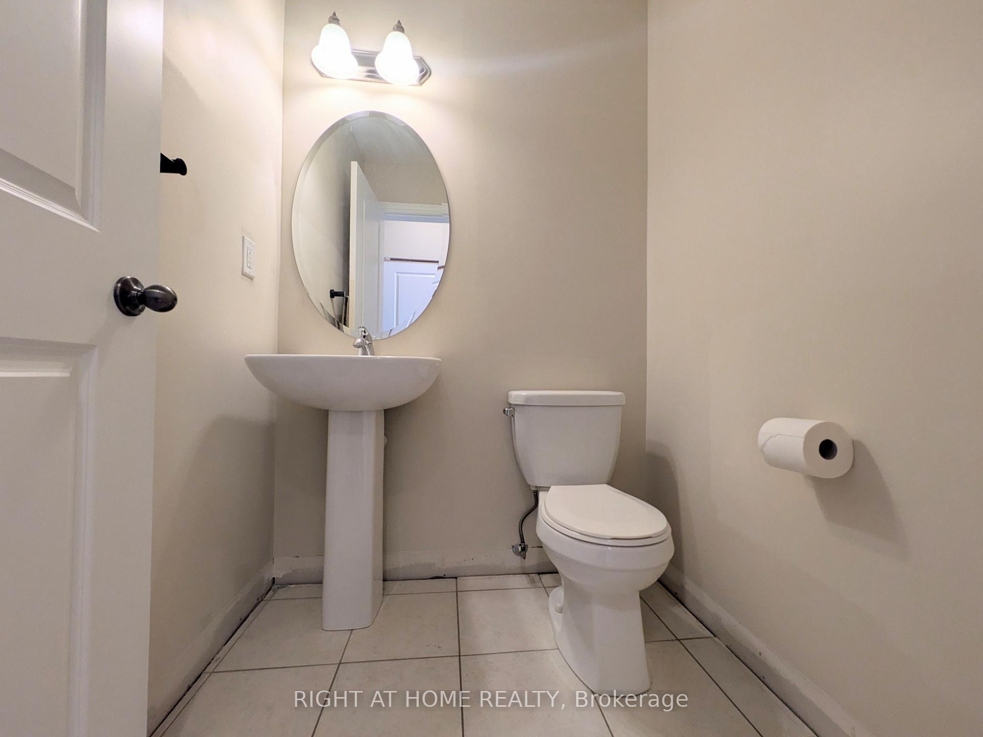 Photo 9 of 37 Biddens Square, Brampton, Bram East — HOMEH