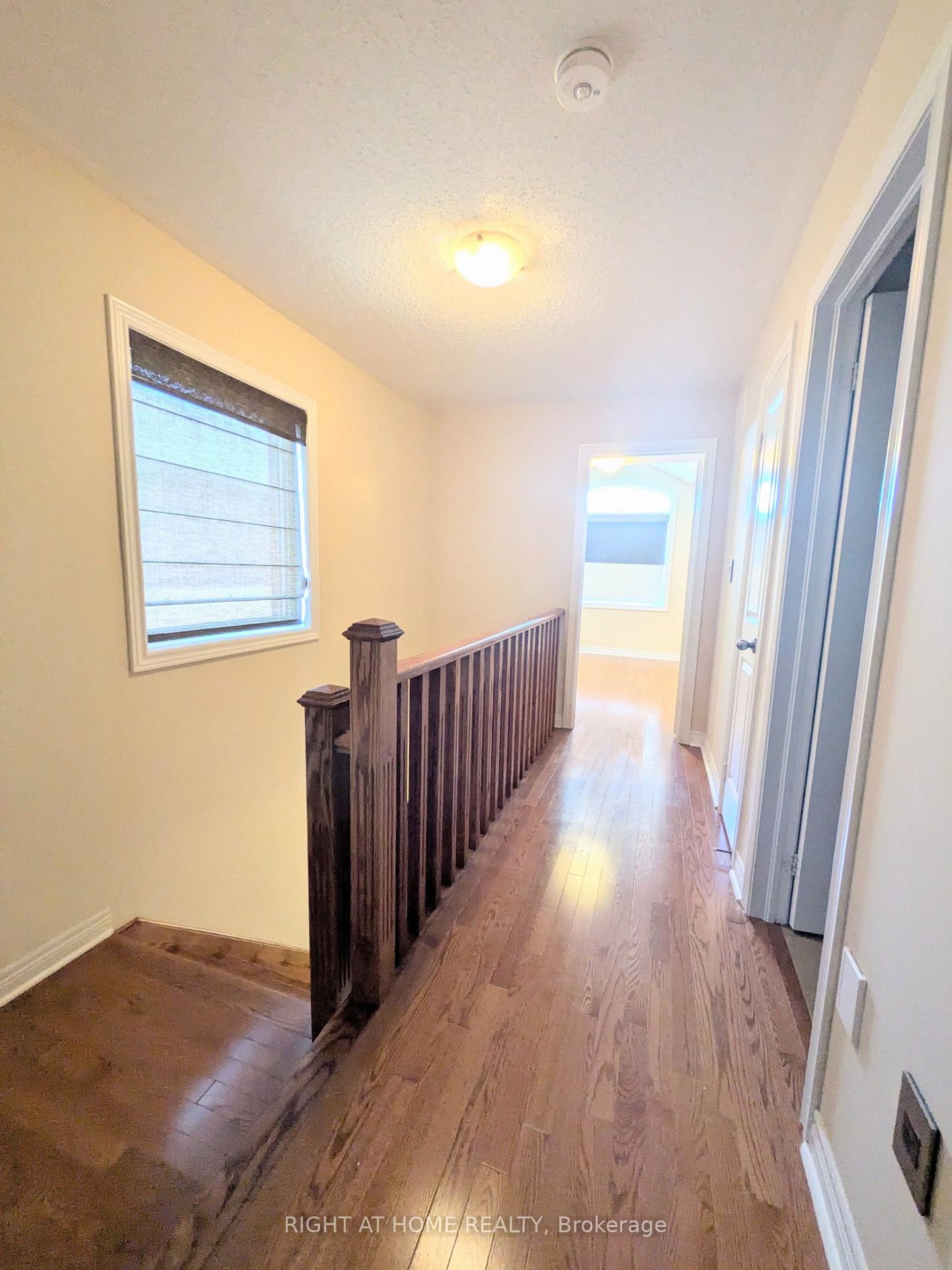 Photo 10 of 37 Biddens Square, Brampton, Bram East — HOMEH
