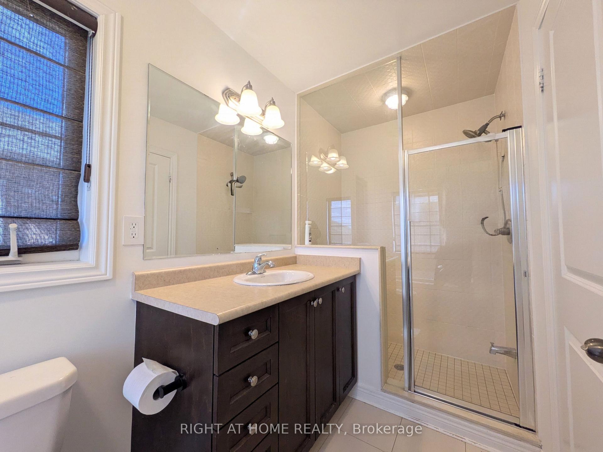 Photo 13 of 37 Biddens Square, Brampton, Bram East — HOMEH
