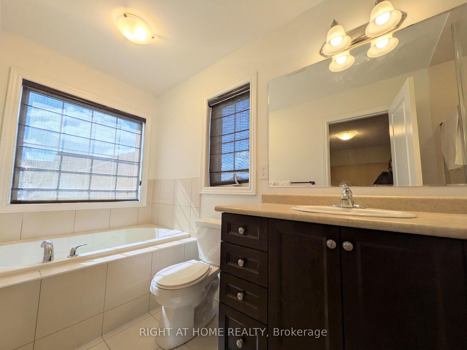 Photo 14 of 37 Biddens Square, Brampton, Bram East — HOMEH