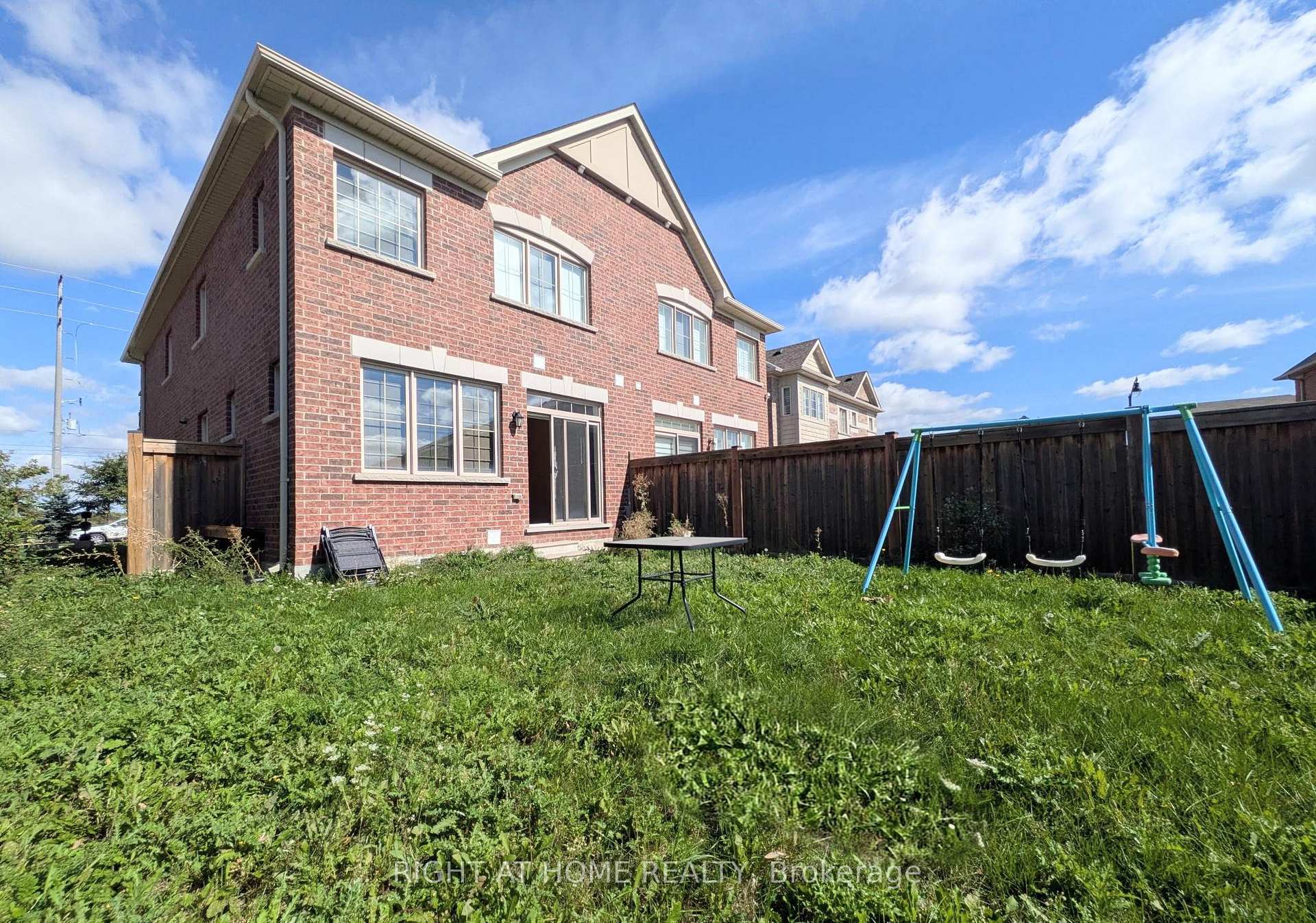 Photo 21 of 37 Biddens Square, Brampton, Bram East — HOMEH