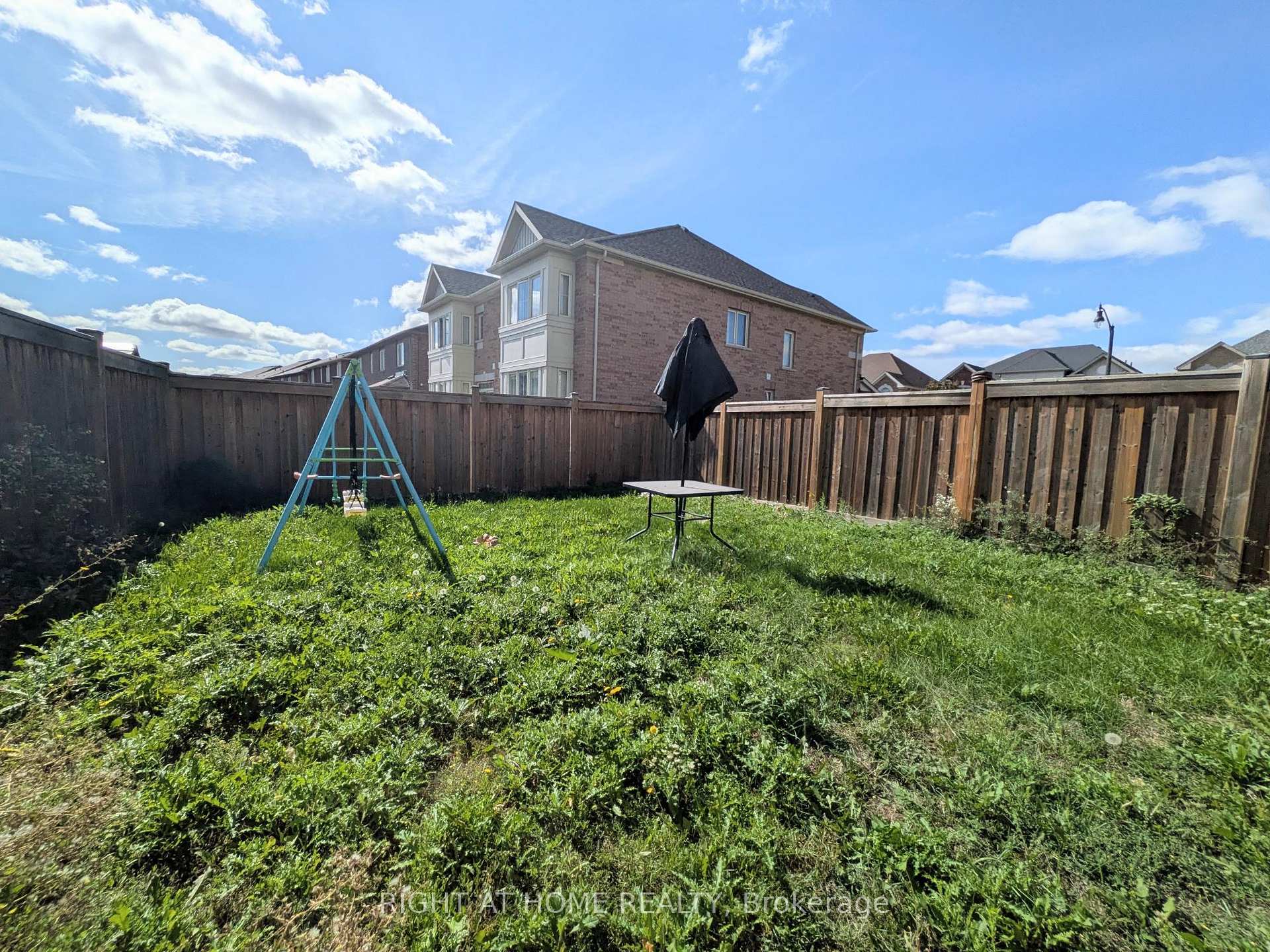 Photo 22 of 37 Biddens Square, Brampton, Bram East — HOMEH