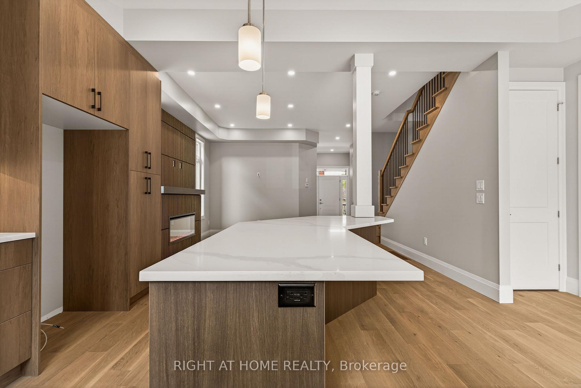 Photo 19 of 279 Hess Street S, Hamilton, Durand — HOMEH