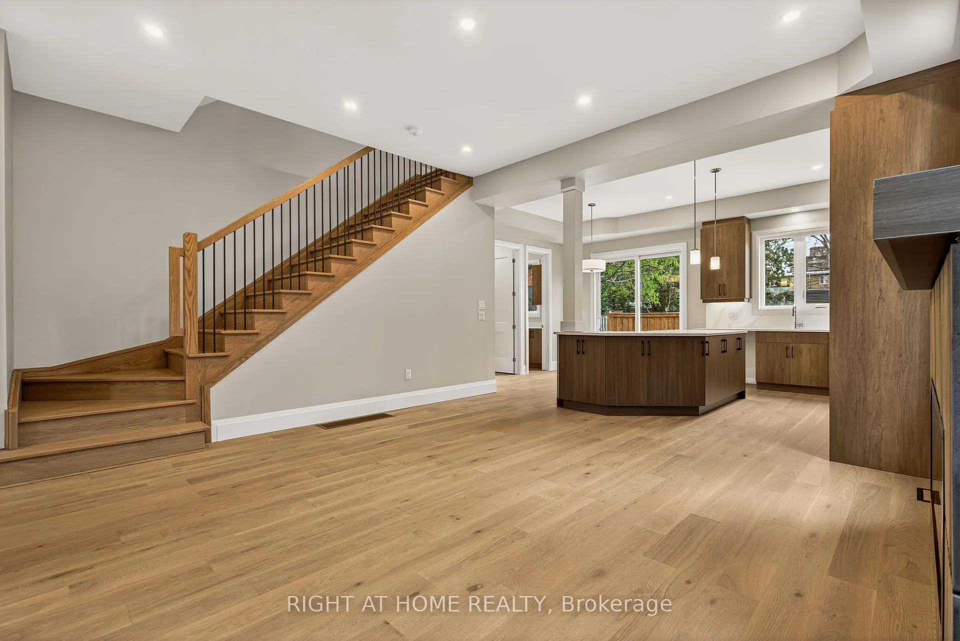 Photo 17 of 279 Hess Street S, Hamilton, Durand — HOMEH