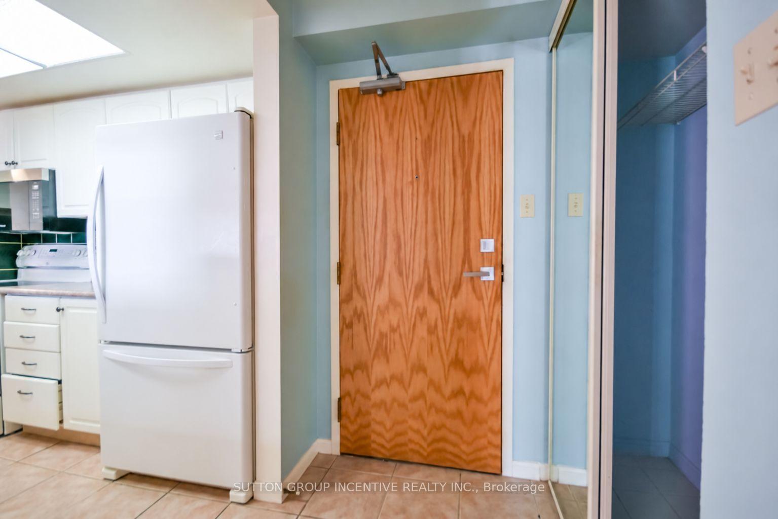 Photo 3 of Unit 1005, 65 Ellen Street, Barrie, City Centre — HOMEH