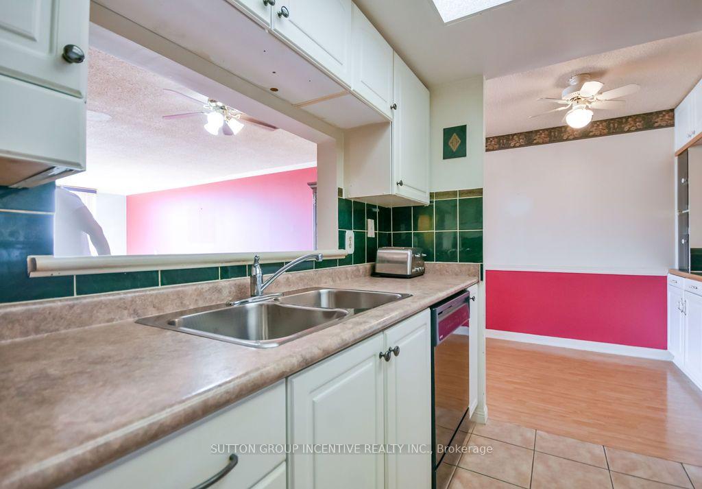 Photo 5 of Unit 1005, 65 Ellen Street, Barrie, City Centre — HOMEH