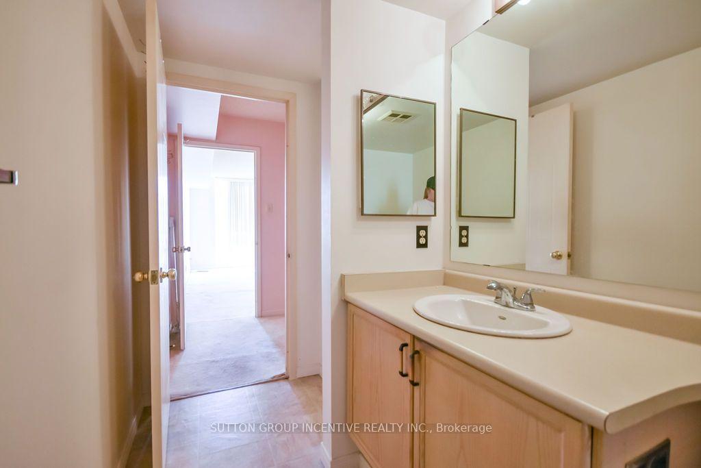 Photo 14 of Unit 1005, 65 Ellen Street, Barrie, City Centre — HOMEH