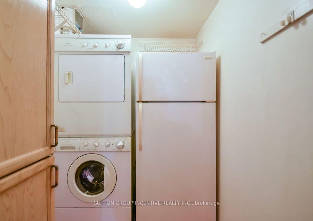 Photo 21 of Unit 1005, 65 Ellen Street, Barrie, City Centre — HOMEH