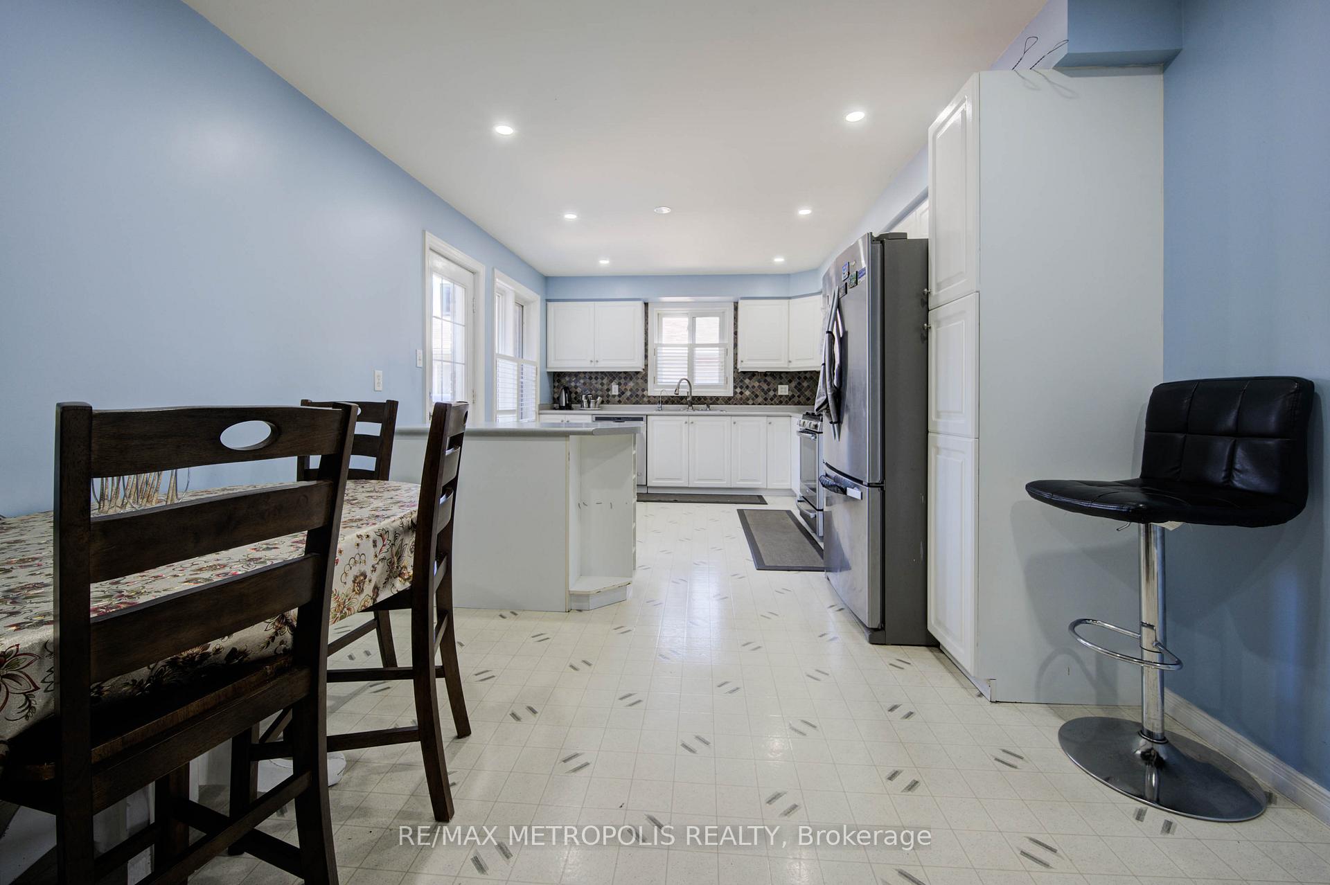 Photo 8 of 258 Saginaw Parkway, Cambridge, Fiddlesticks — HOMEH