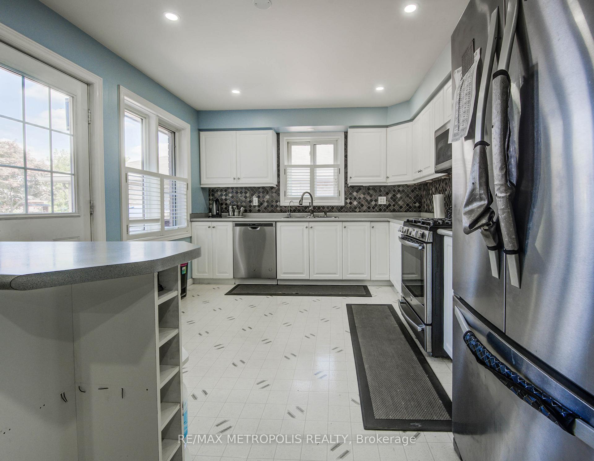 Photo 10 of 258 Saginaw Parkway, Cambridge, Fiddlesticks — HOMEH