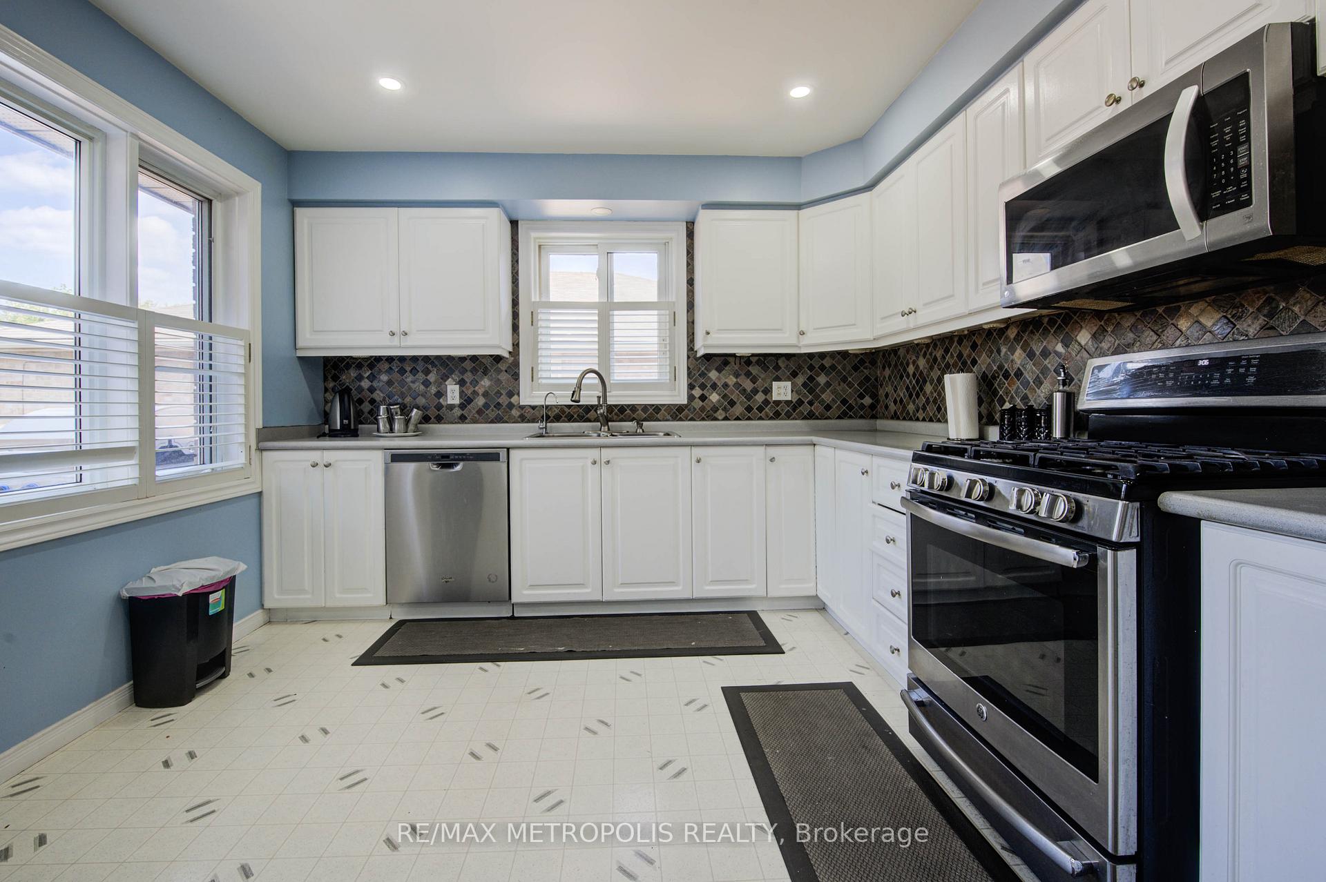 Photo 11 of 258 Saginaw Parkway, Cambridge, Fiddlesticks — HOMEH