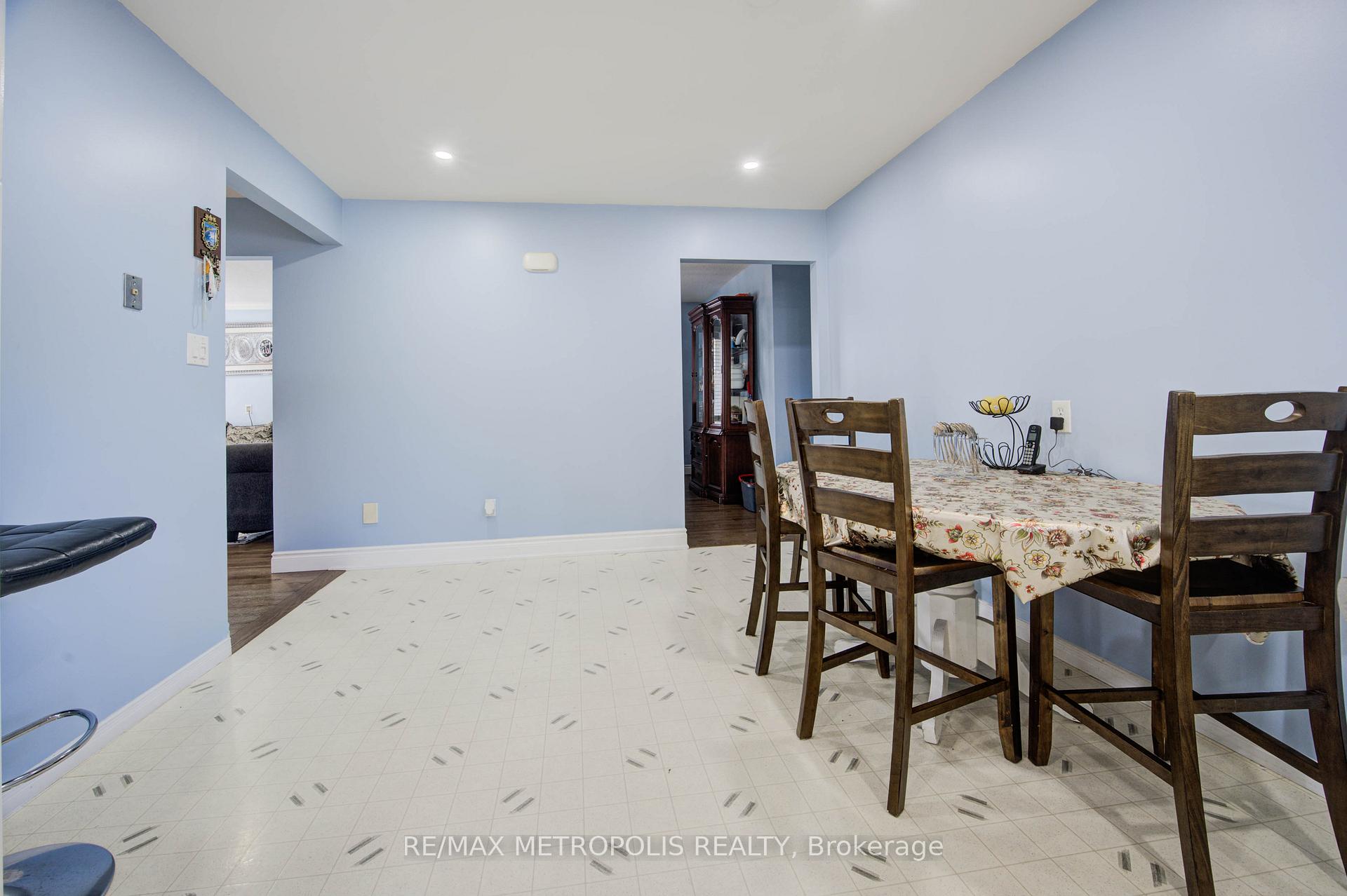 Photo 12 of 258 Saginaw Parkway, Cambridge, Fiddlesticks — HOMEH