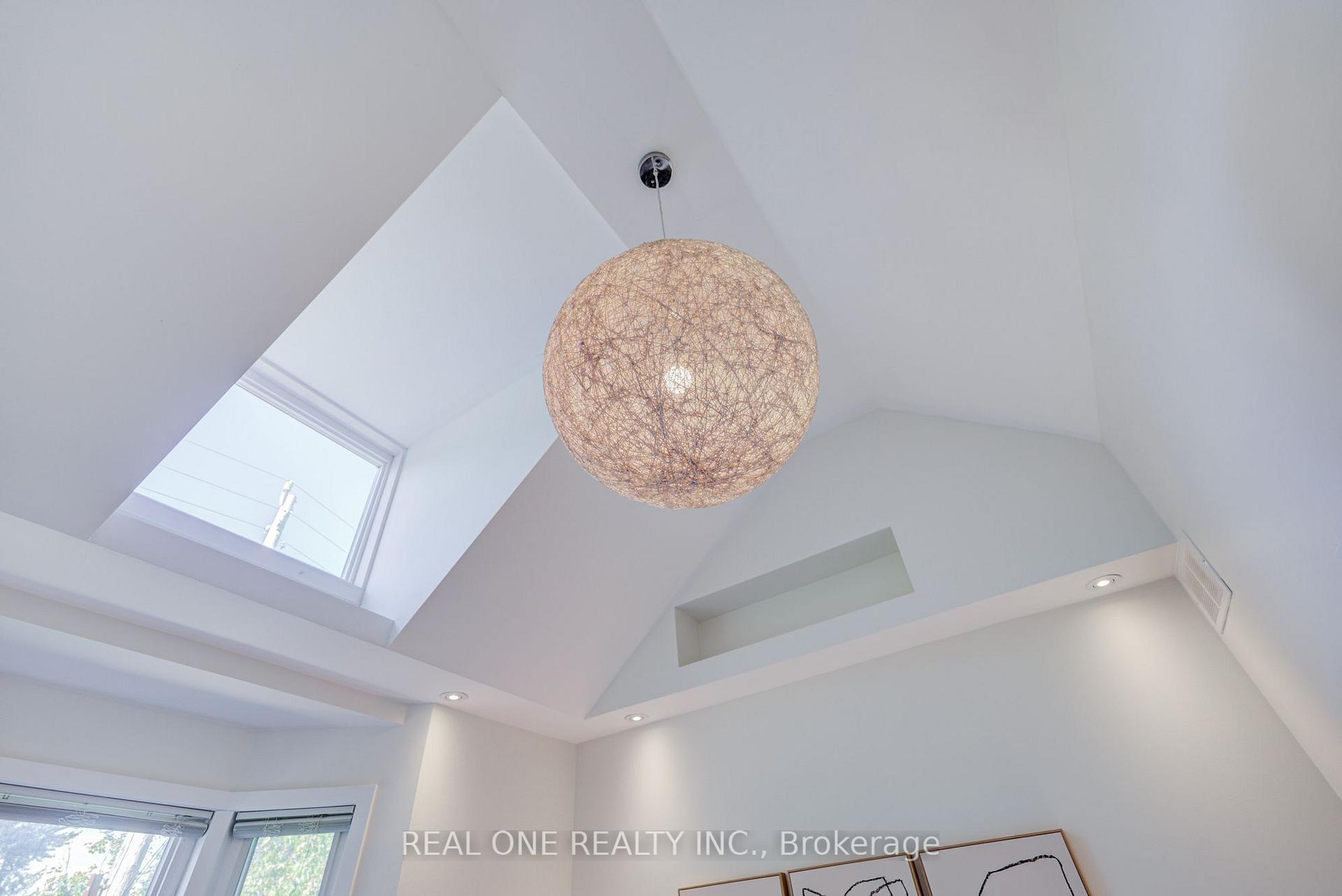 Photo 24 of 19 Battenberg Avenue, Toronto, Woodbine Corridor — HOMEH