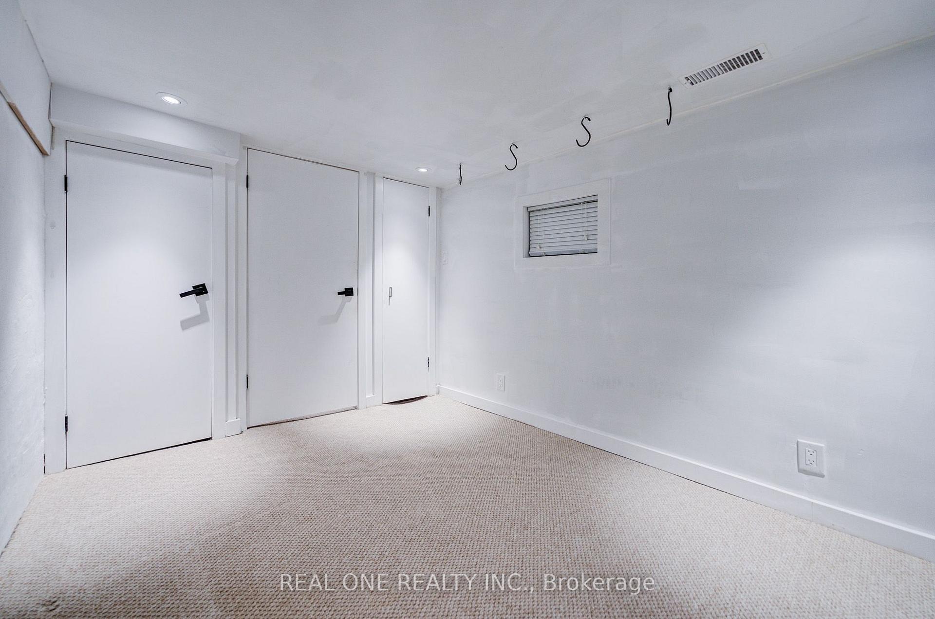 Photo 38 of 19 Battenberg Avenue, Toronto, Woodbine Corridor — HOMEH