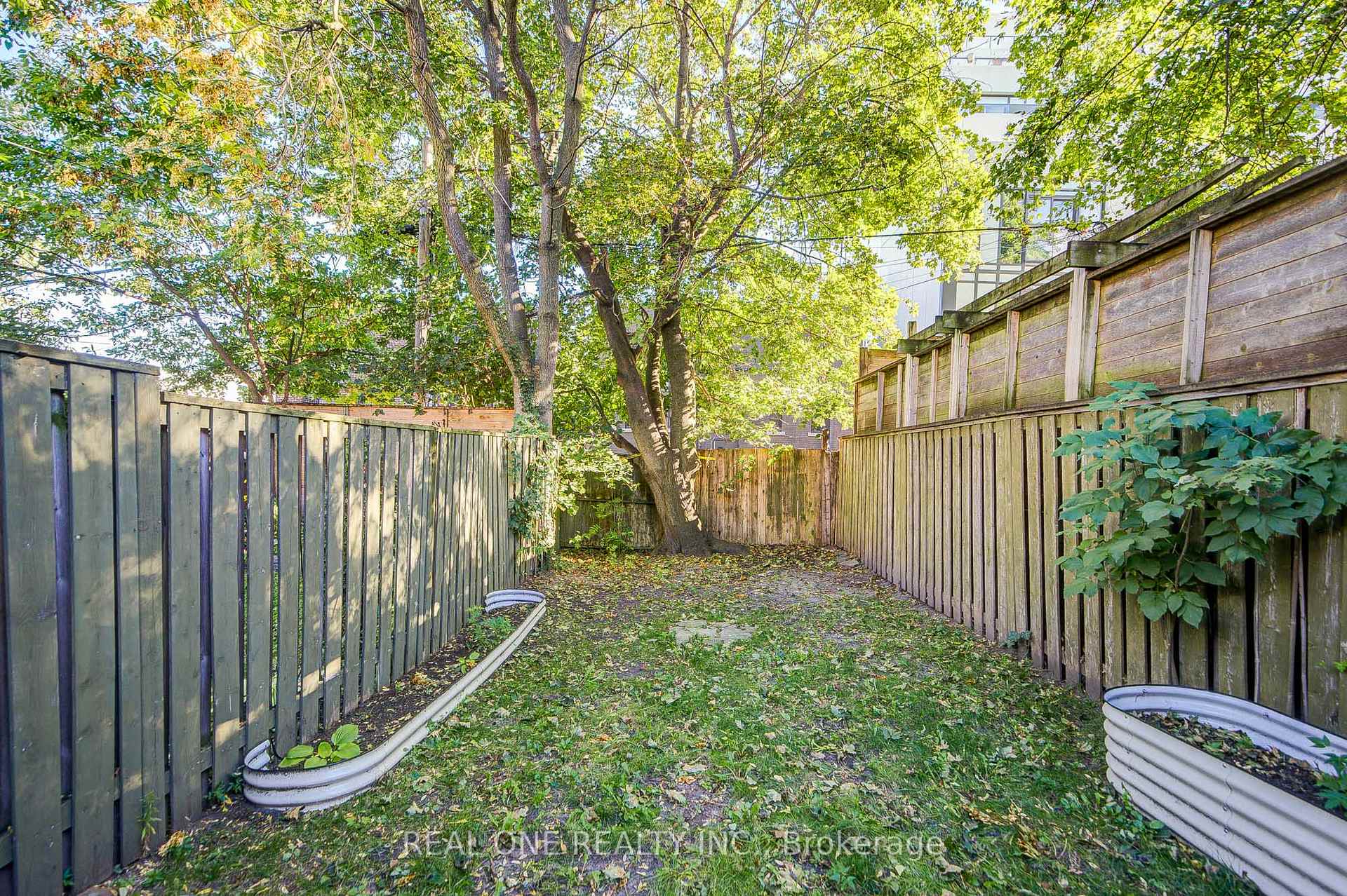 Photo 39 of 19 Battenberg Avenue, Toronto, Woodbine Corridor — HOMEH