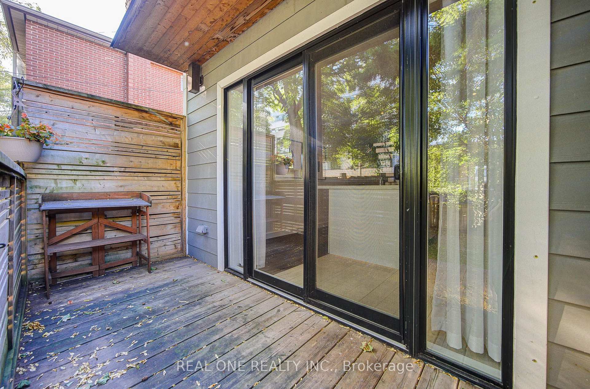 Photo 42 of 19 Battenberg Avenue, Toronto, Woodbine Corridor — HOMEH