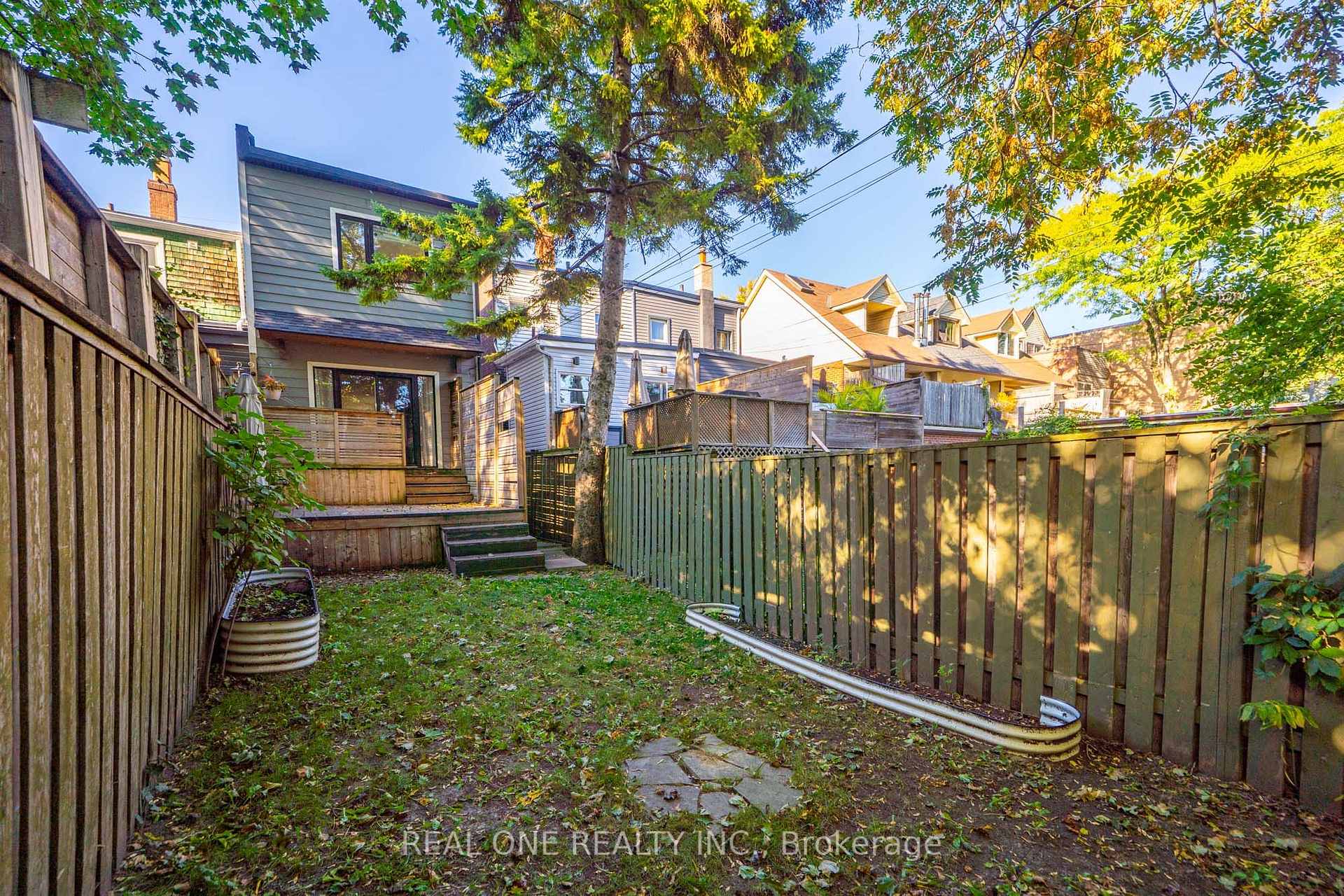 Photo 44 of 19 Battenberg Avenue, Toronto, Woodbine Corridor — HOMEH